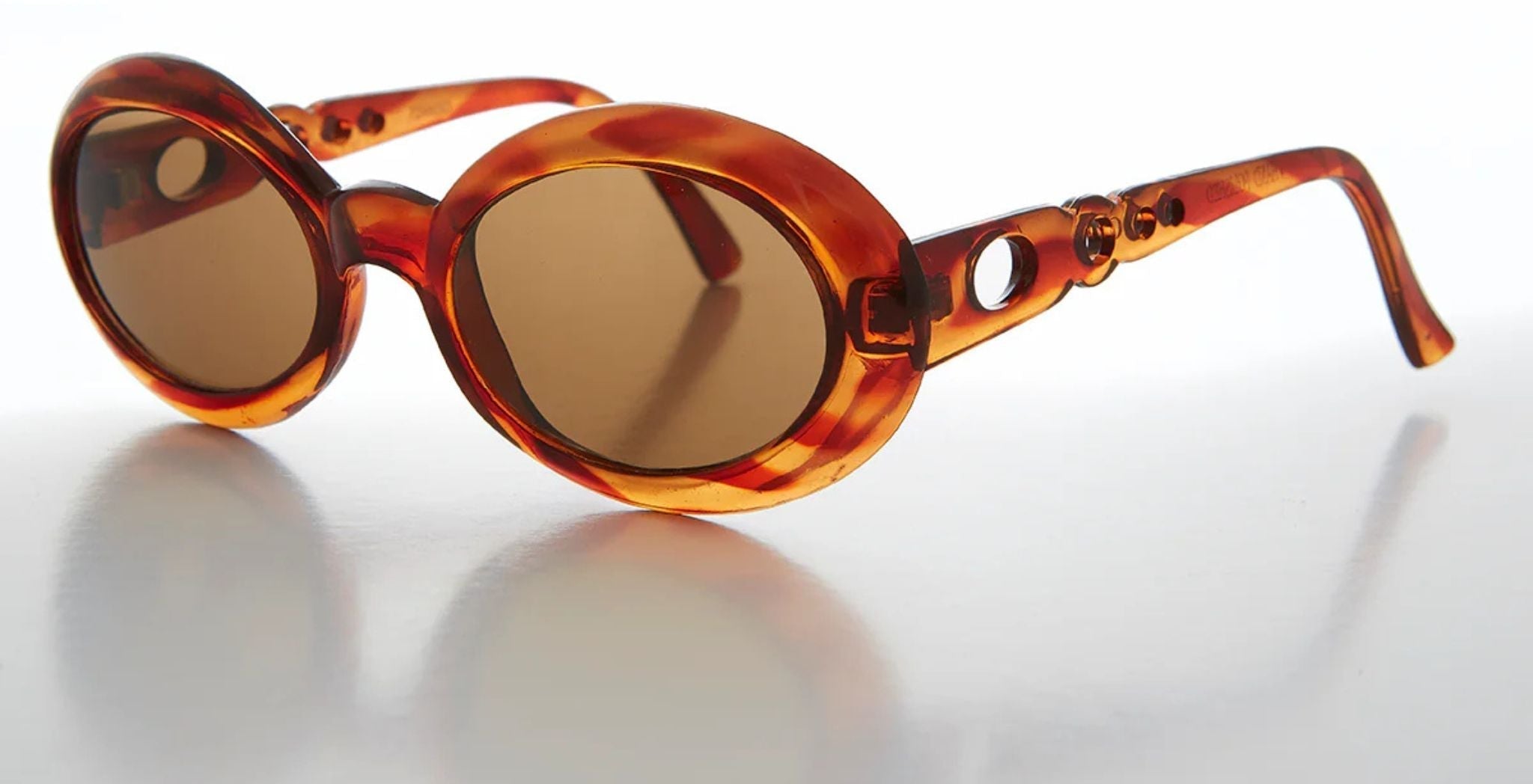 Back in Vogue: Embracing Retro Style Sunglasses for a Timeless Look