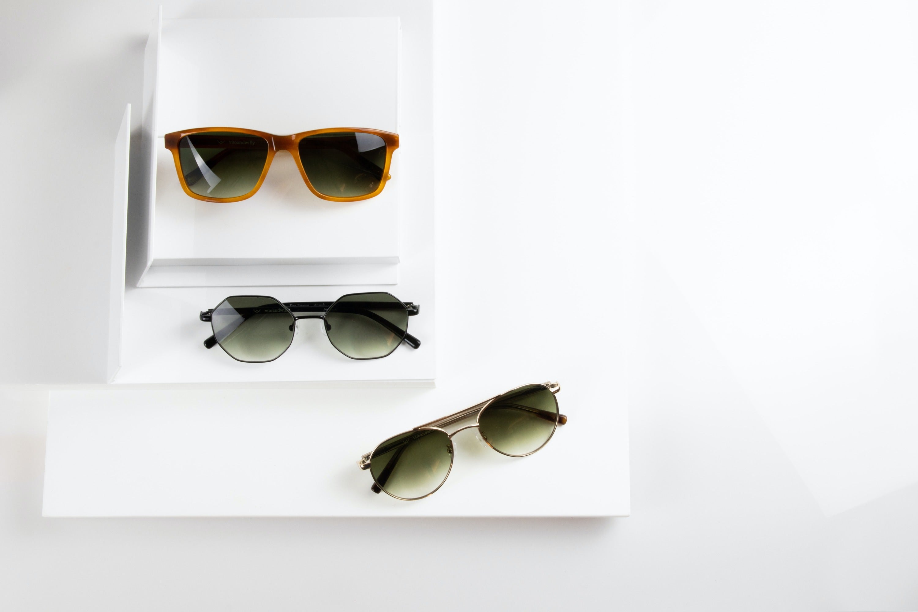 How to Wear Sunglasses: A Style Guide