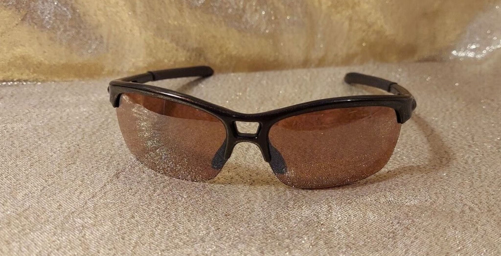 Seeing the World in Shades: Why Gradient Sunglasses for Men Are a Must-Have