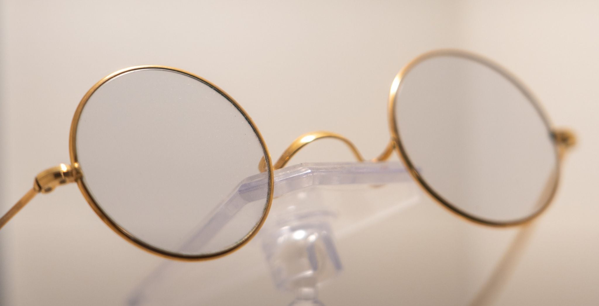 Seeing the World Through a Round Lens: The Enduring Charm of Round Style Sunglasses