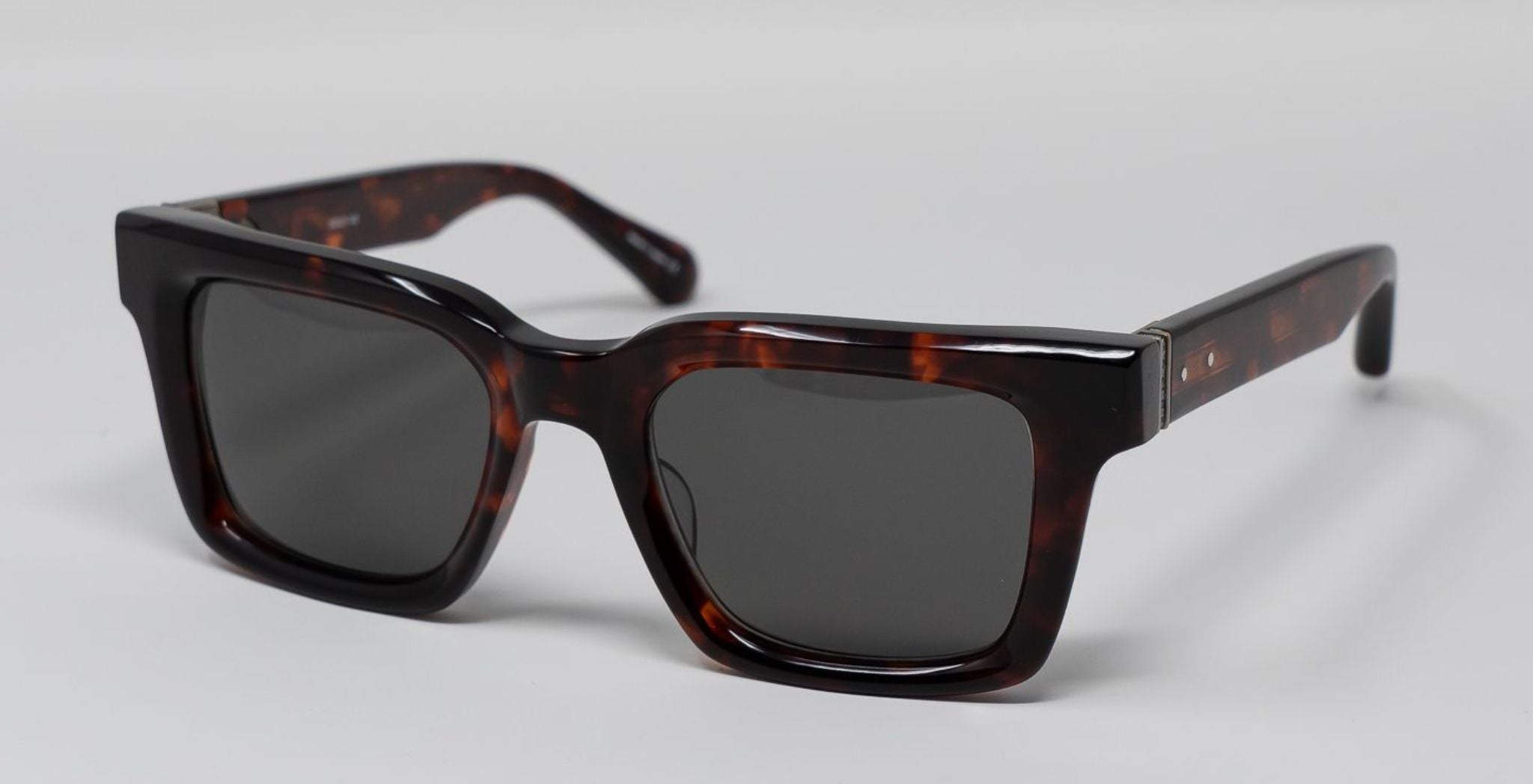 Shallow Rectangular Spectacles Sleek & Chic: Best Rectangular Shades for All Faces