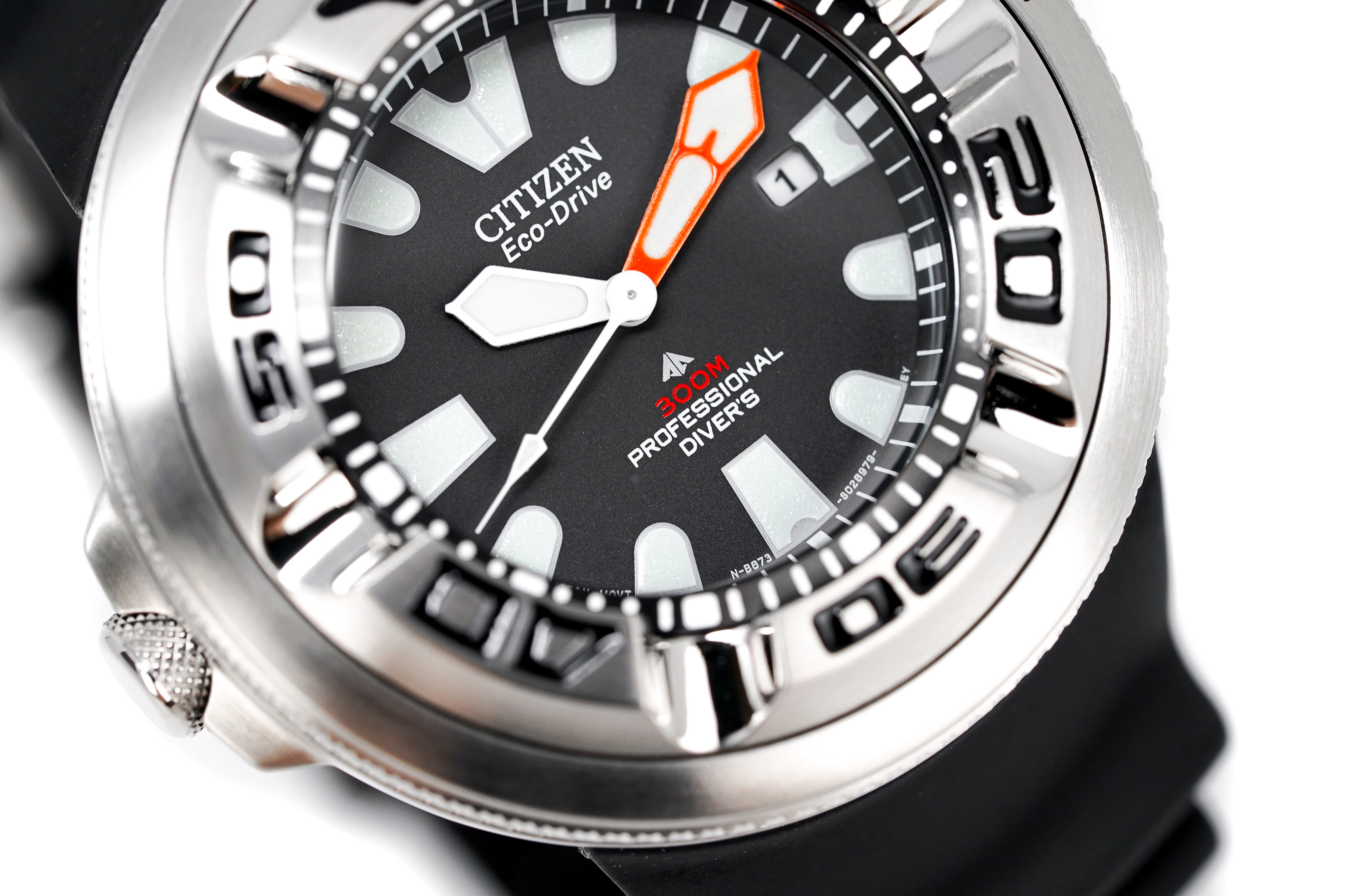 Citizen Eco-Drive Marine Promaster Men's Watch BJ8050-08E-GR8 Sunglasses