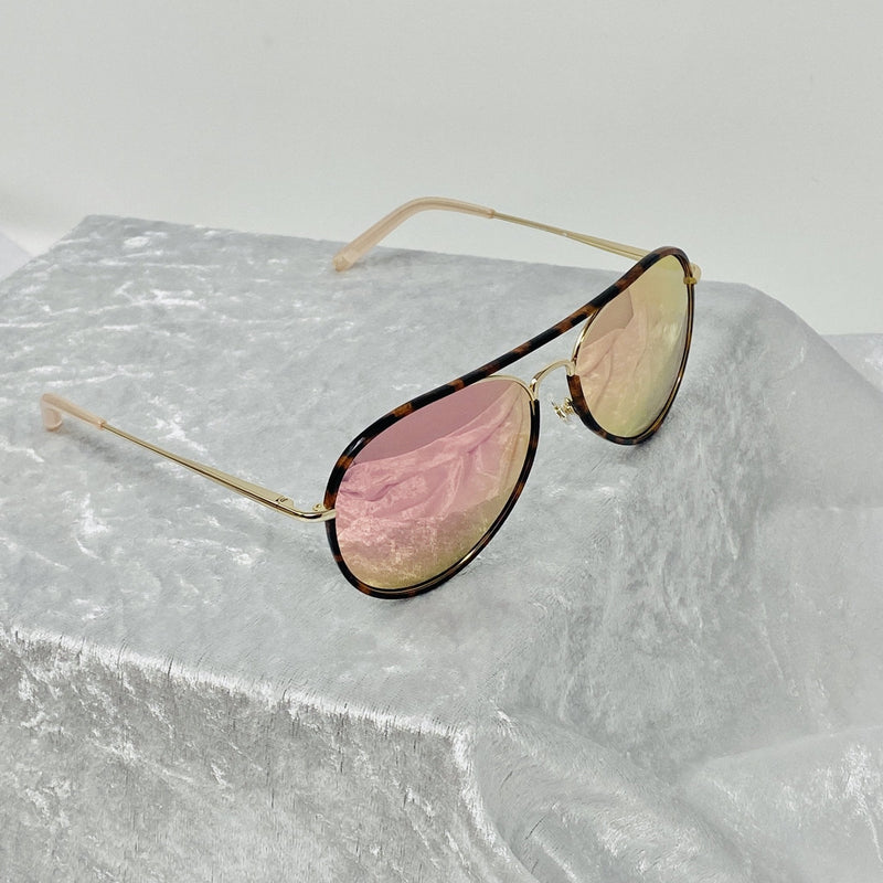Matthew Williamson Sunglasses | Fashionable, Modern Eyewear display picture 3