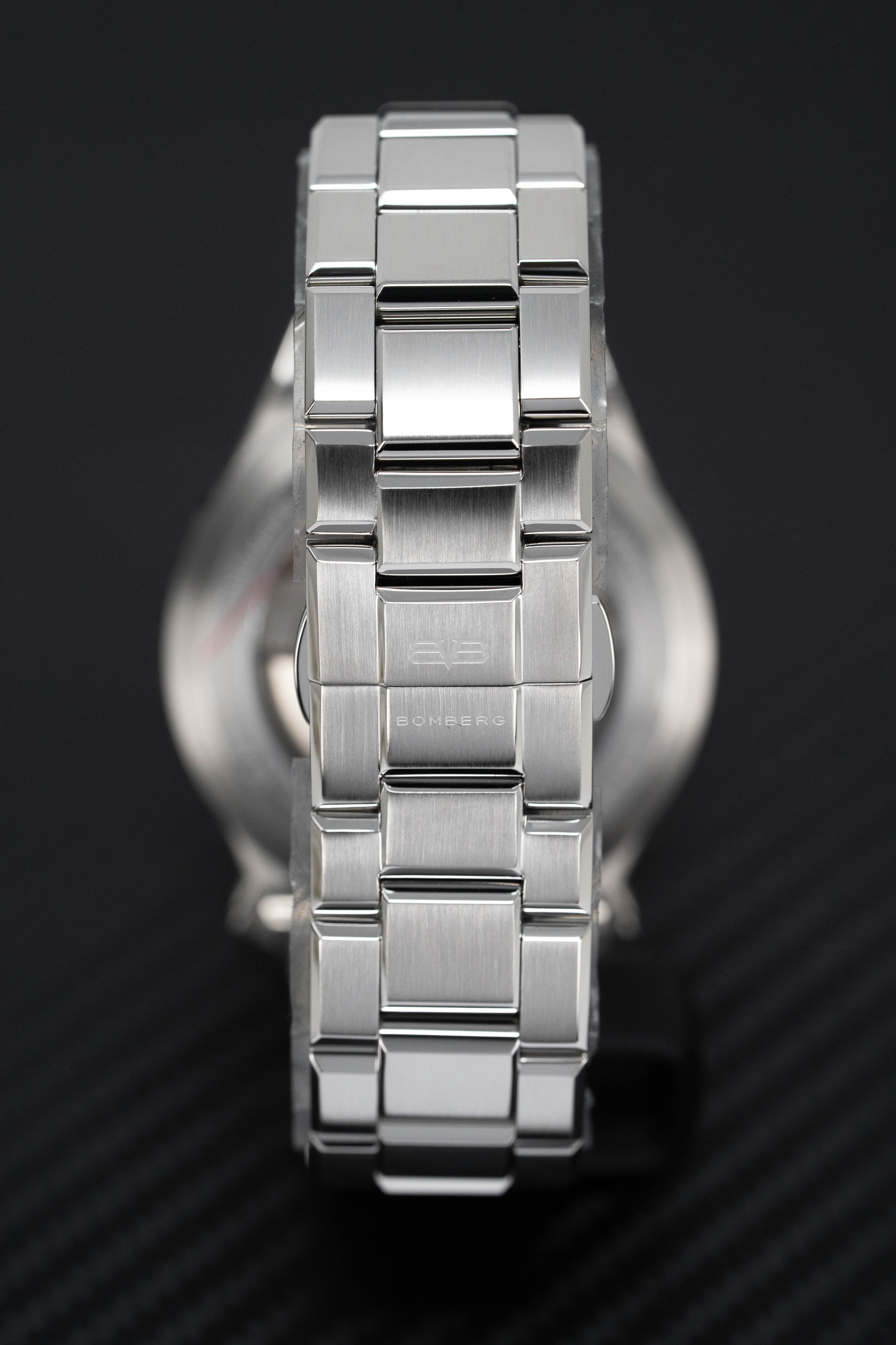 Bomberg Automatic Watch BOLT-68 Neo Calaveras Bracelet BF44CHASP.04-1.12-GR8 Sunglasses