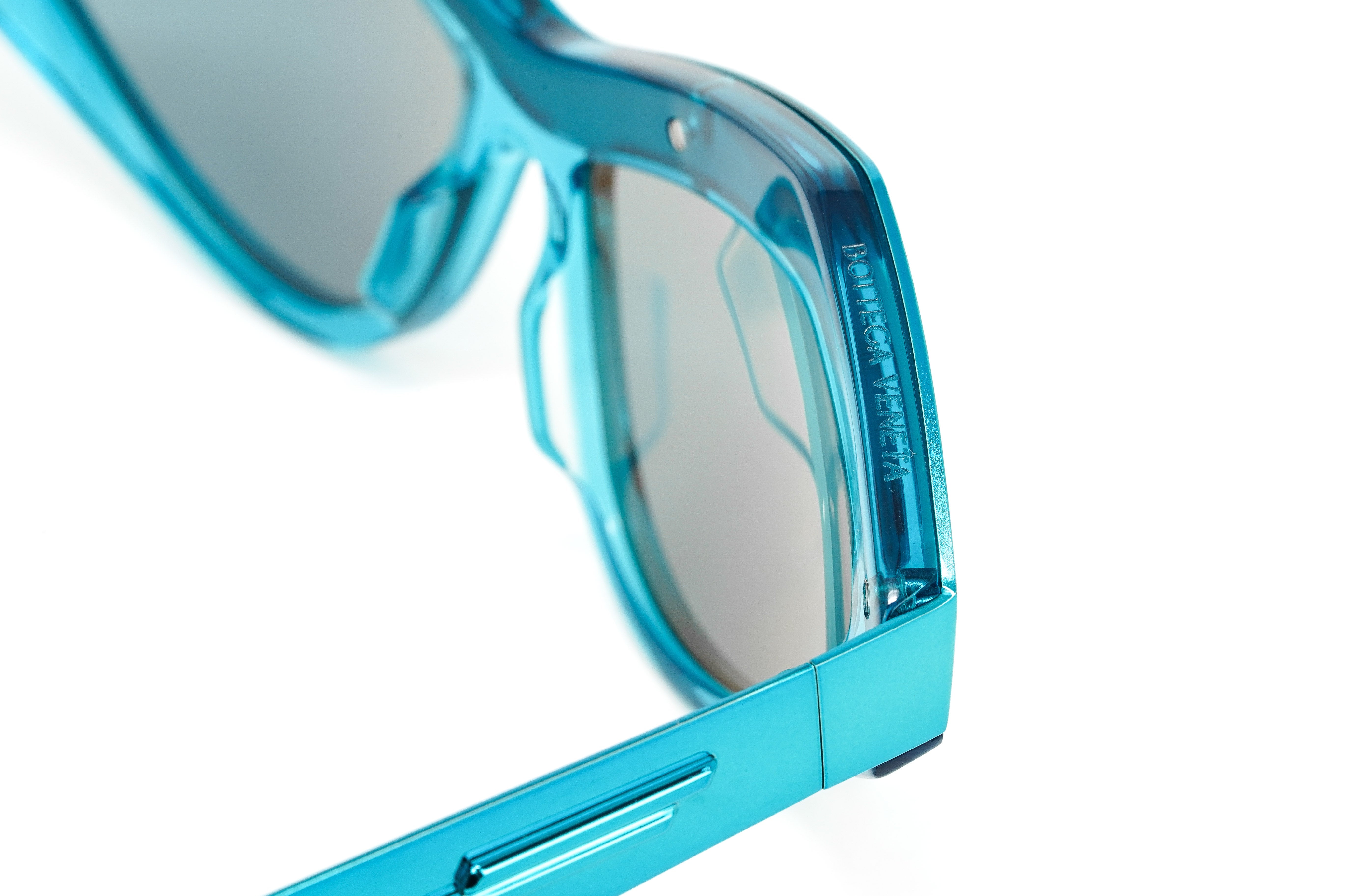 Bottega Veneta Sunglasses Unisex Cat Eye Light Blue BV1055S-008 62-GR8 Sunglasses