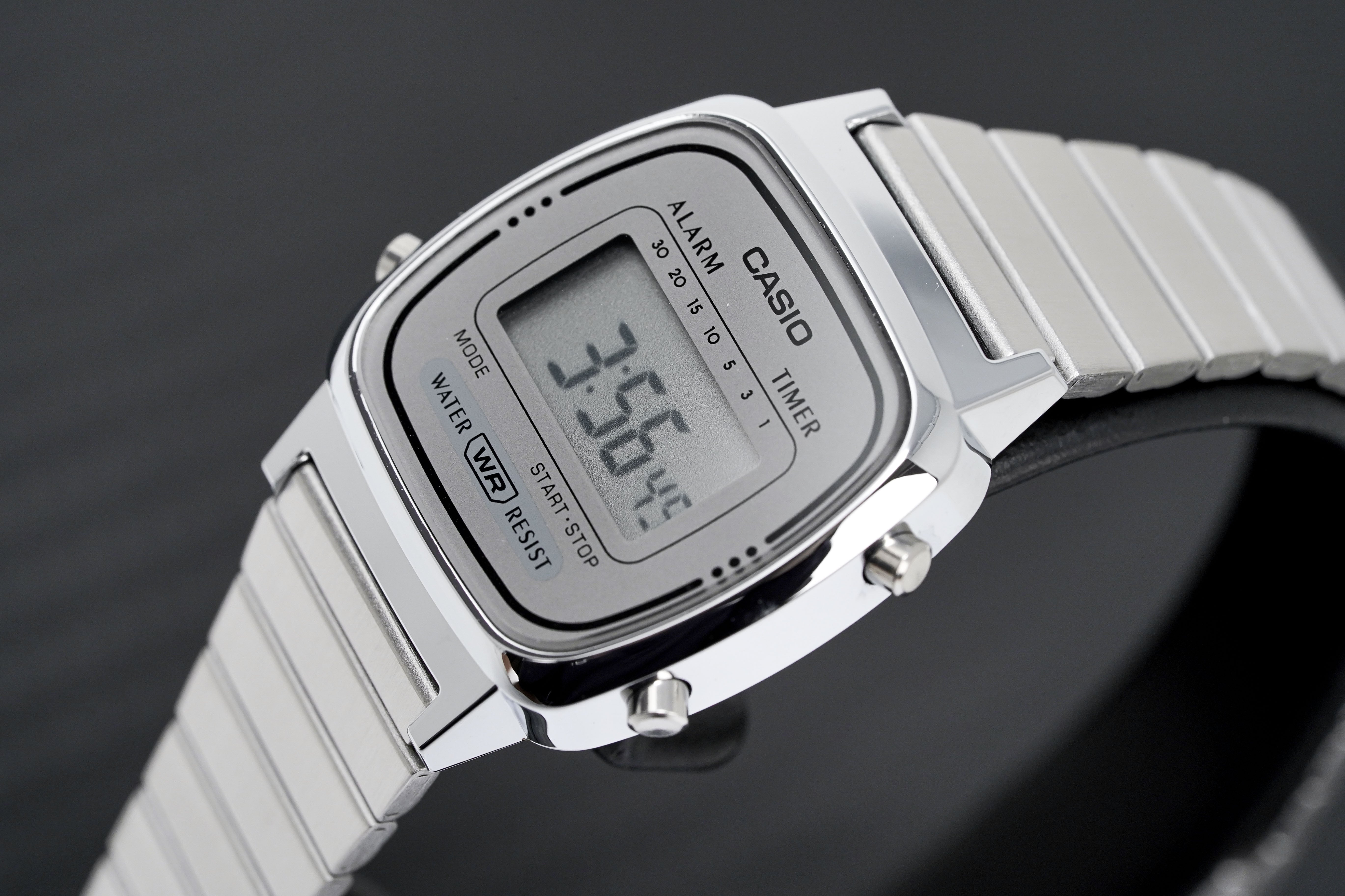 Casio Ladies Watch Digital Vintage Classic Flat Link Silver LA670WA-7DF-GR8 Sunglasses