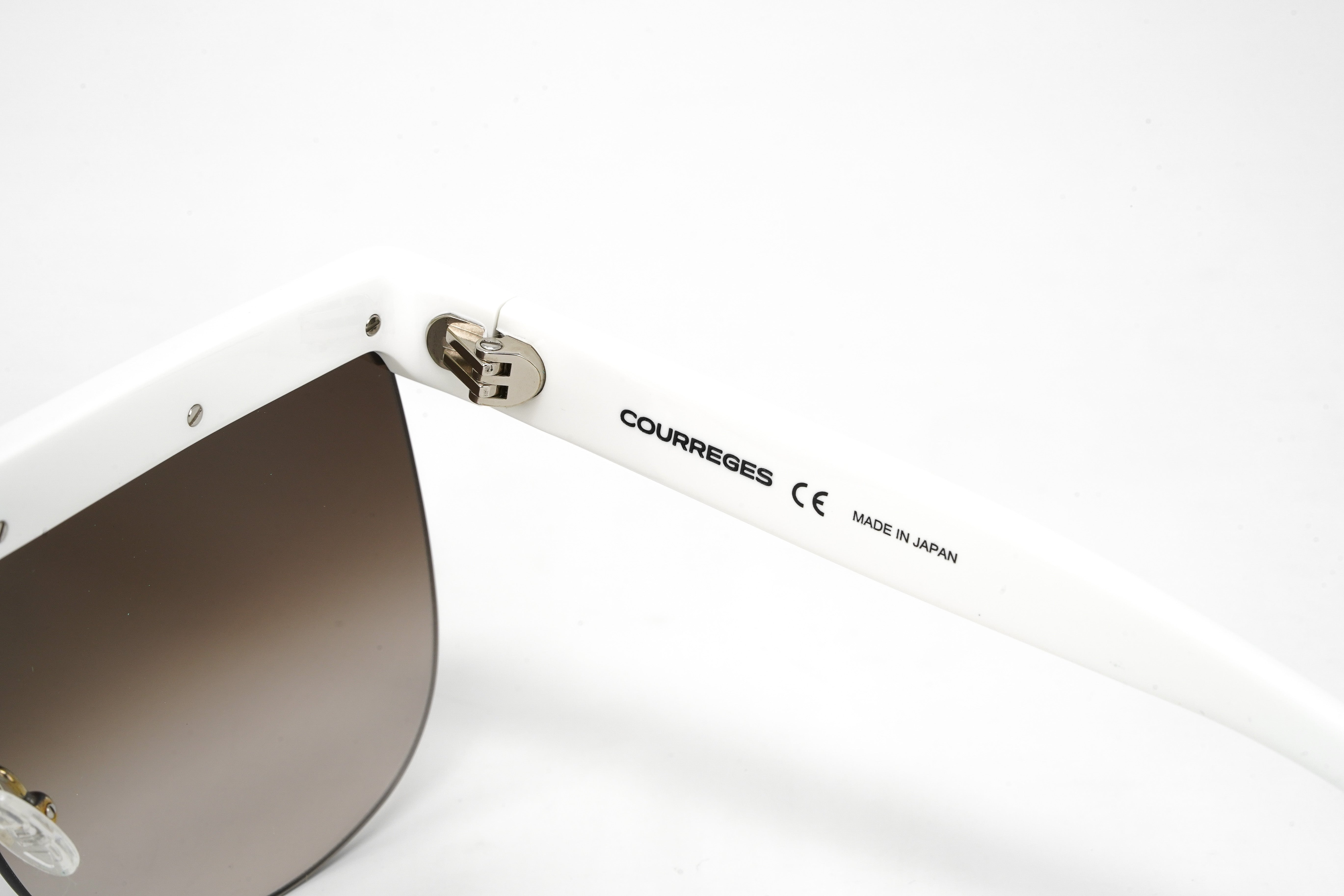 Courrèges Women's Sunglasses Oversized Flat Top White CL1901-002 66-GR8 Sunglasses