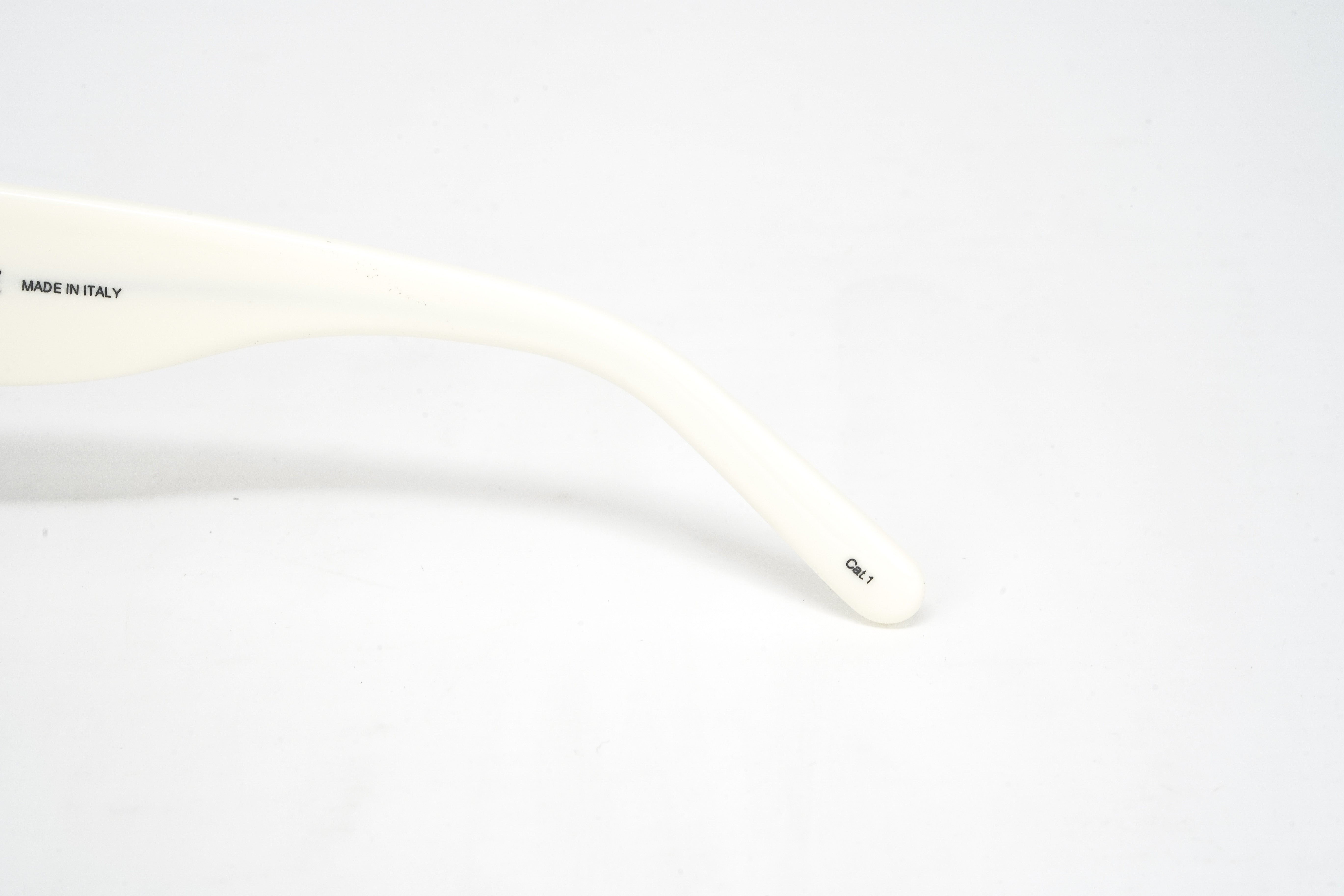 Courrèges Women's Sunglasses Oversized Butterfly Ivory CL2002-002 60-GR8 Sunglasses