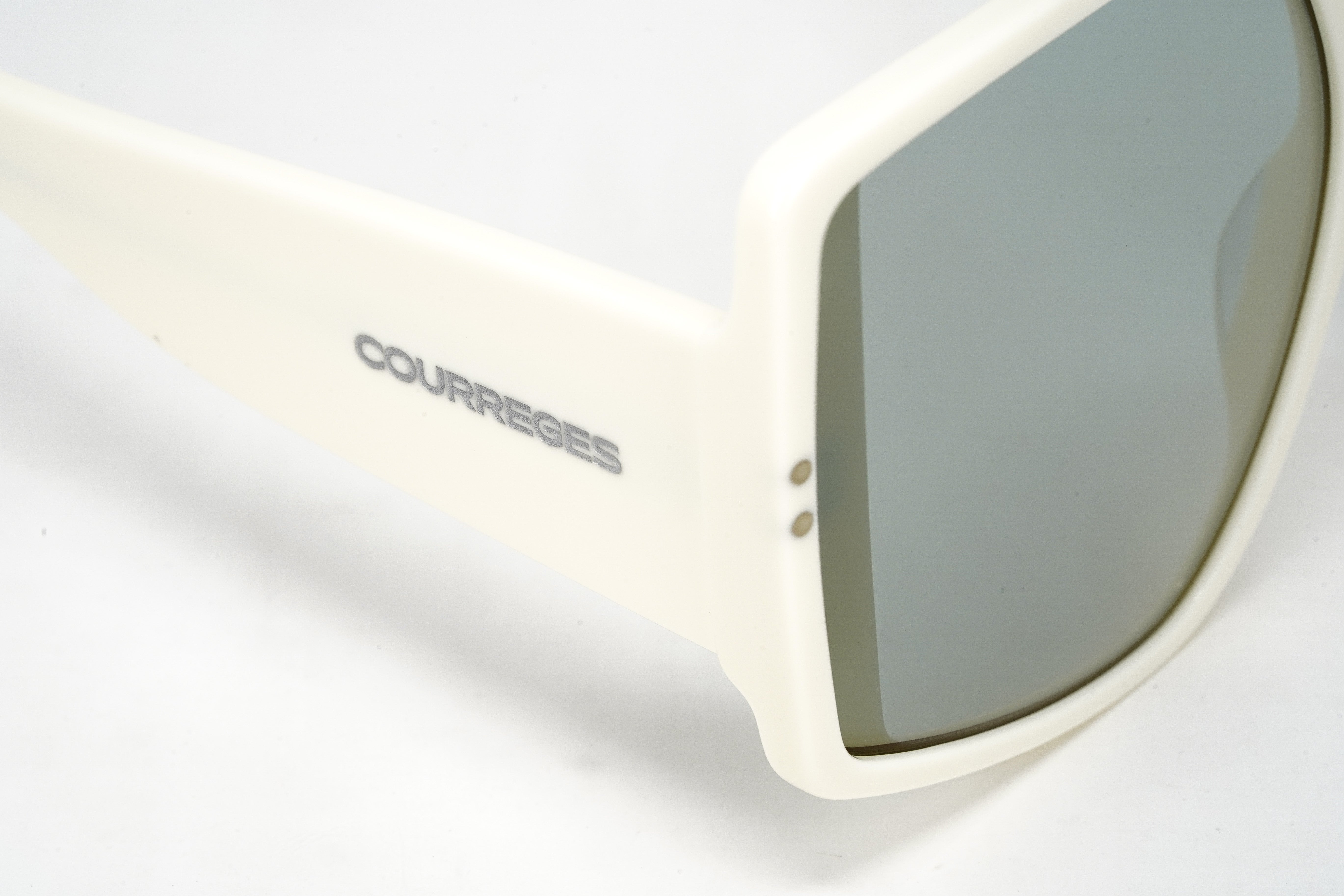 Courrèges Women's Sunglasses Oversized Butterfly Ivory CL2002-002 60-GR8 Sunglasses