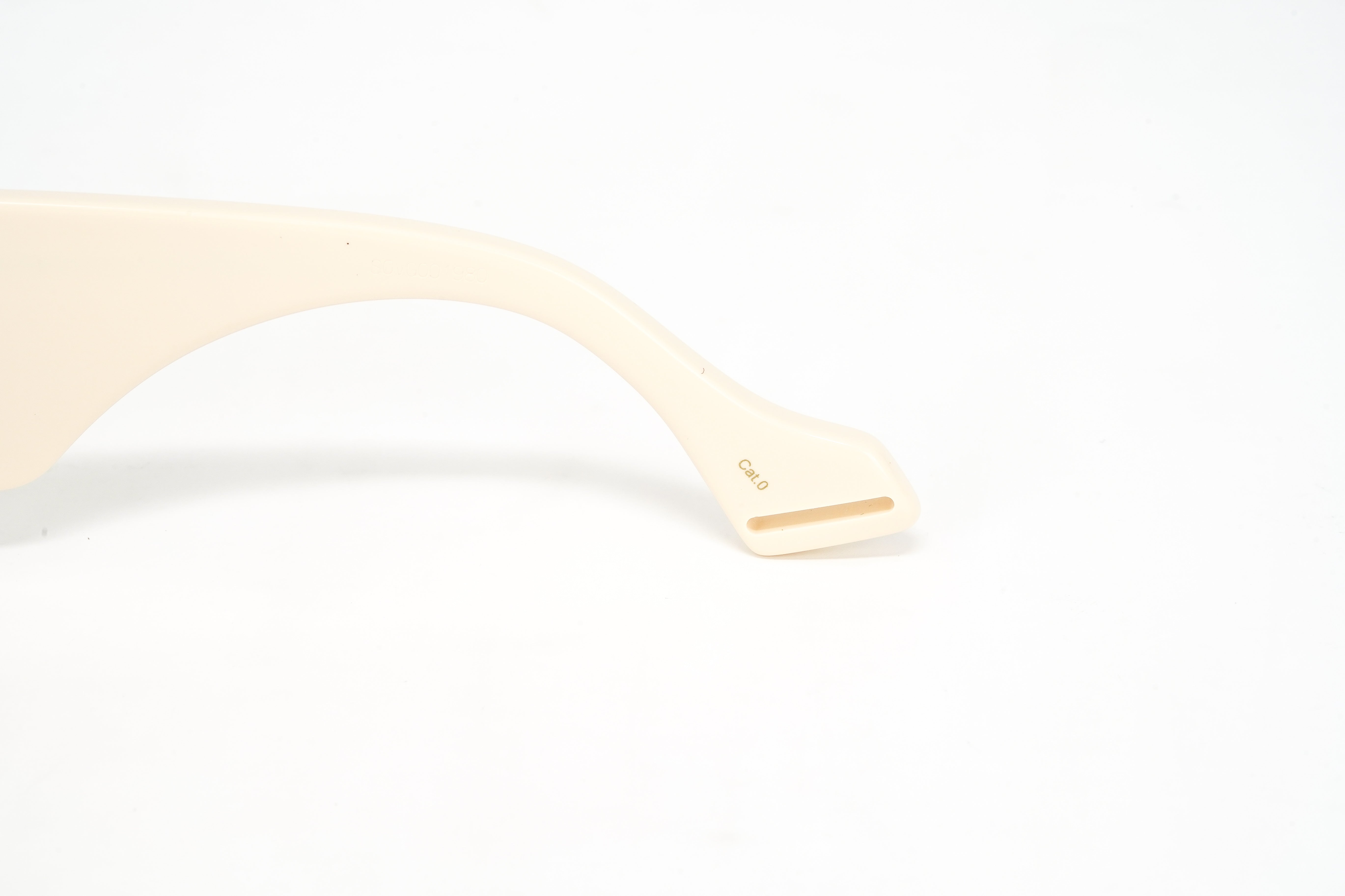 Gucci Men's Sunglasses Oversized Round Chunky Ivory GG0629S-002 47-GR8 Sunglasses