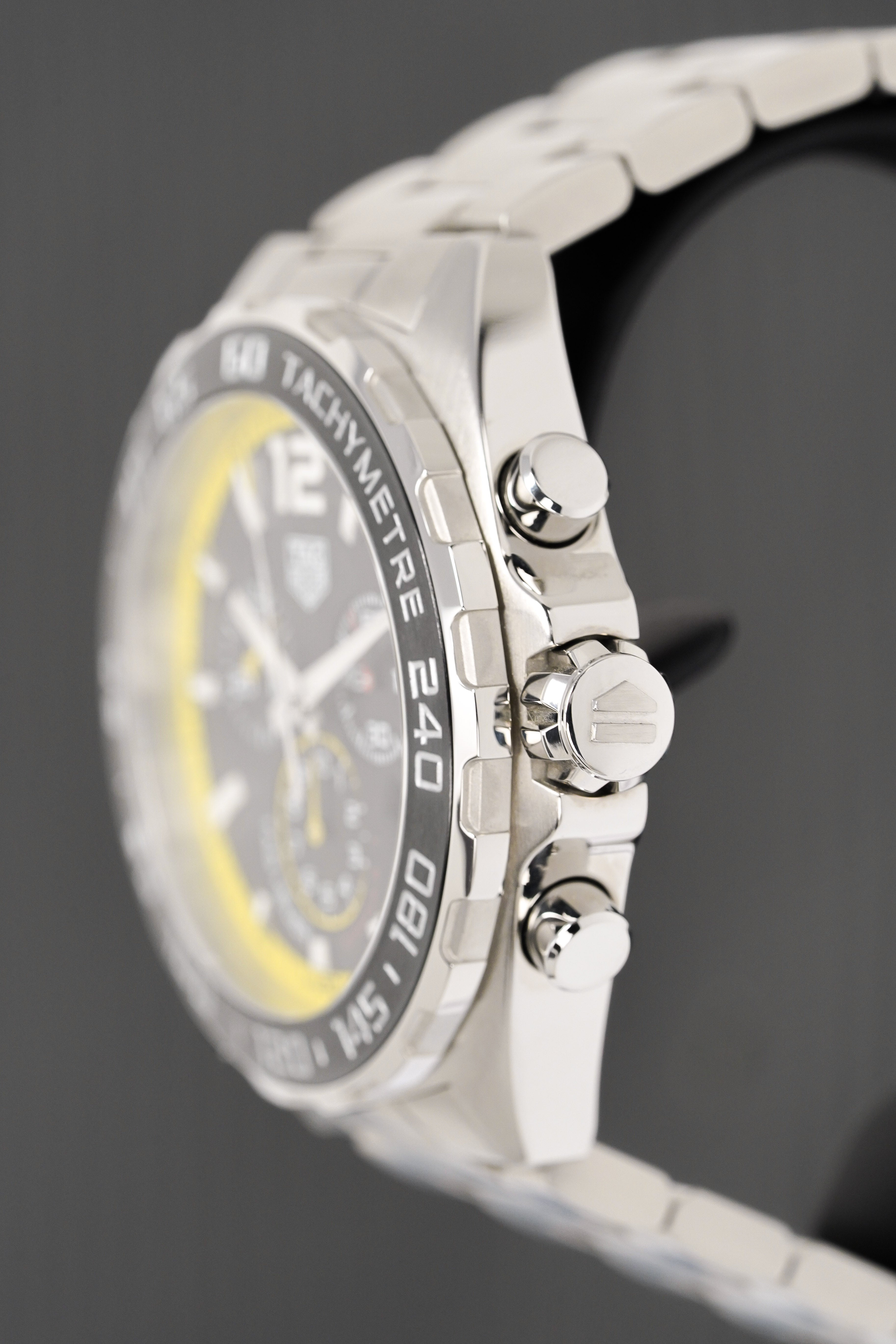 Tag Heuer Watch Formula 1 Carbon Chronograph CAZ101AC.BA0842-GR8 Sunglasses