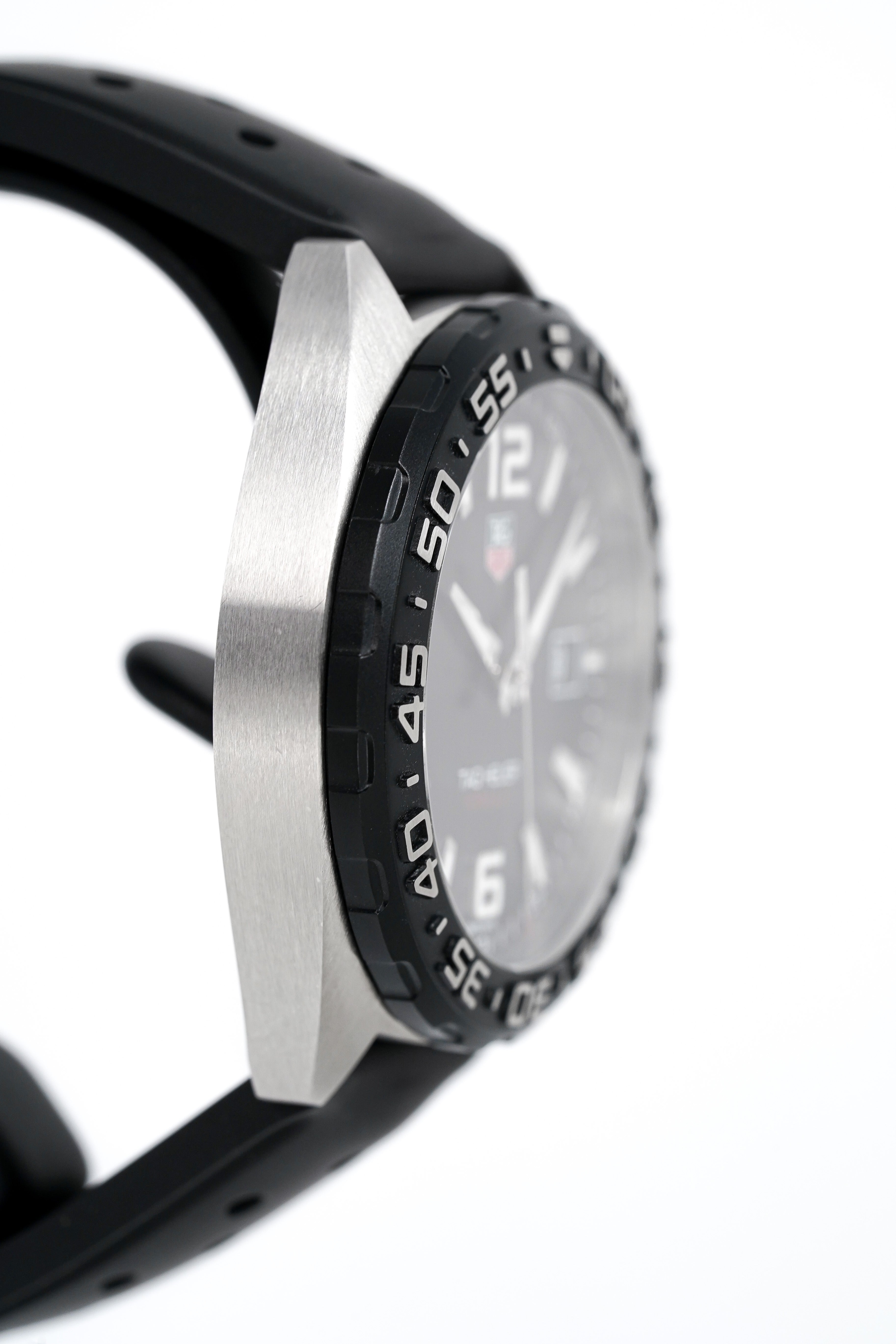 Tag Heuer Watch Formula 1 Black Rubber WAZ1110.FT8023-GR8 Sunglasses