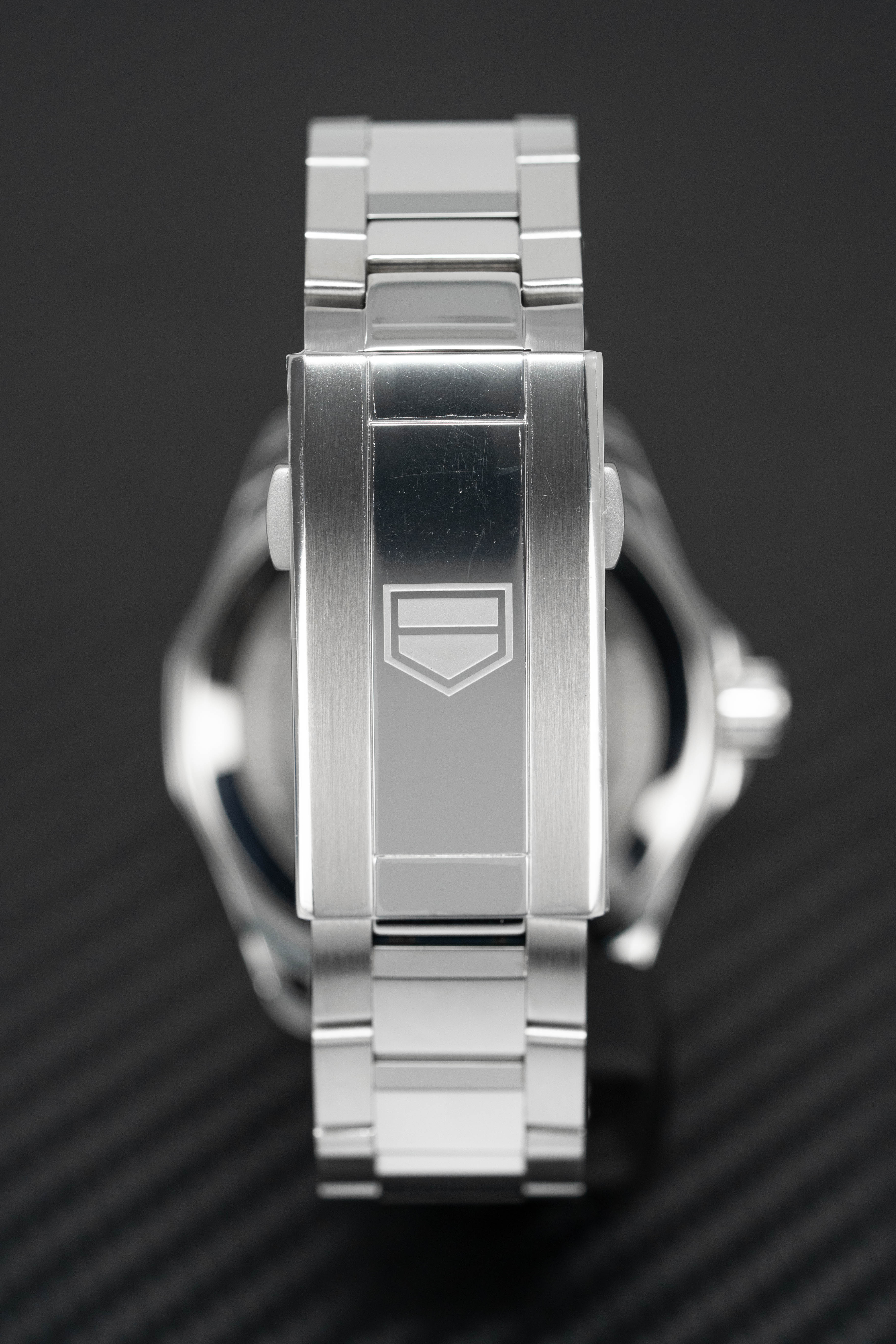 Tag Heuer Watch Aquaracer Professional 200 White WBP1111.BA0627-GR8 Sunglasses