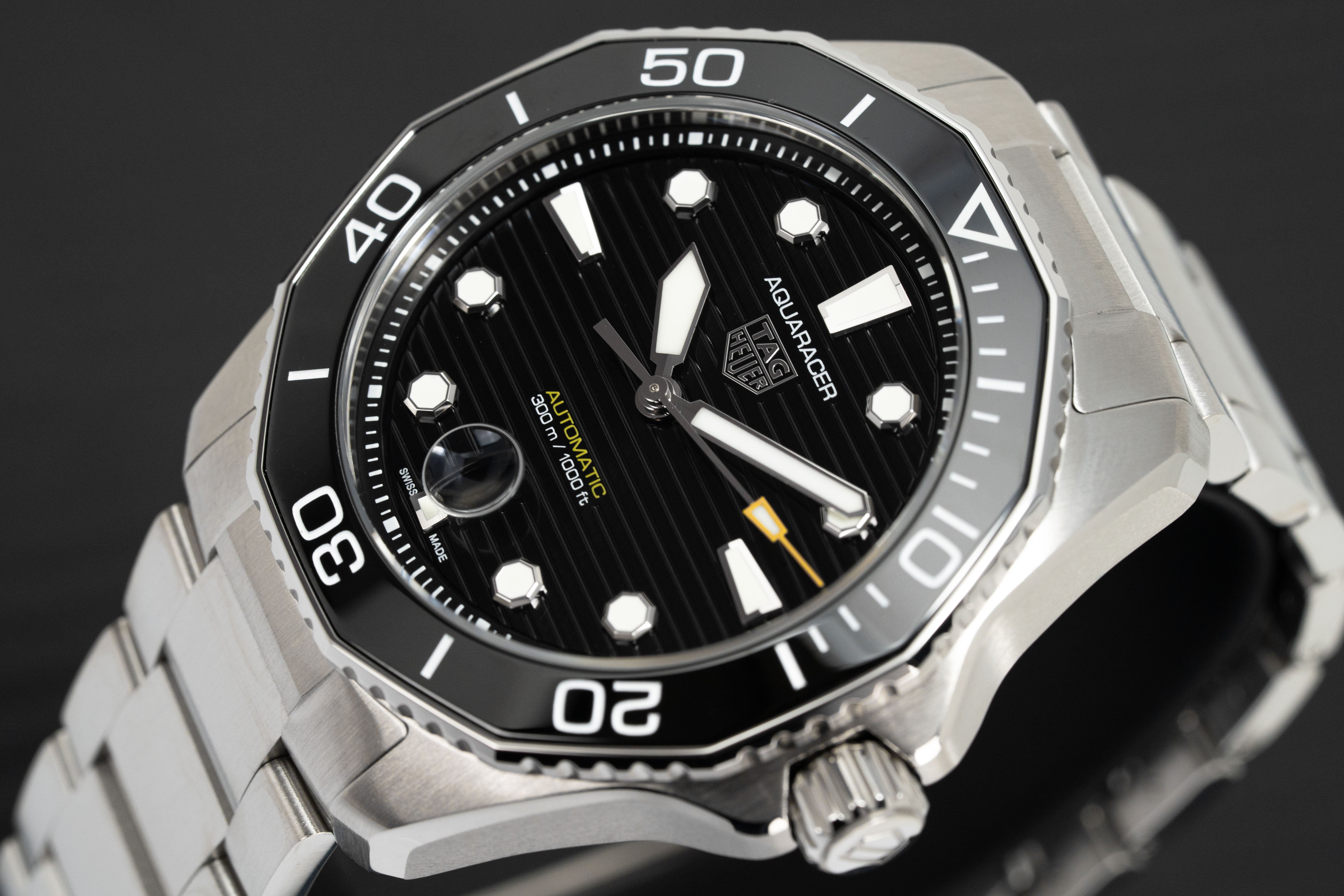 Tag Heuer Watch Automatic Aquaracer Professional 300 Black WBP201A.BA0632-GR8 Sunglasses