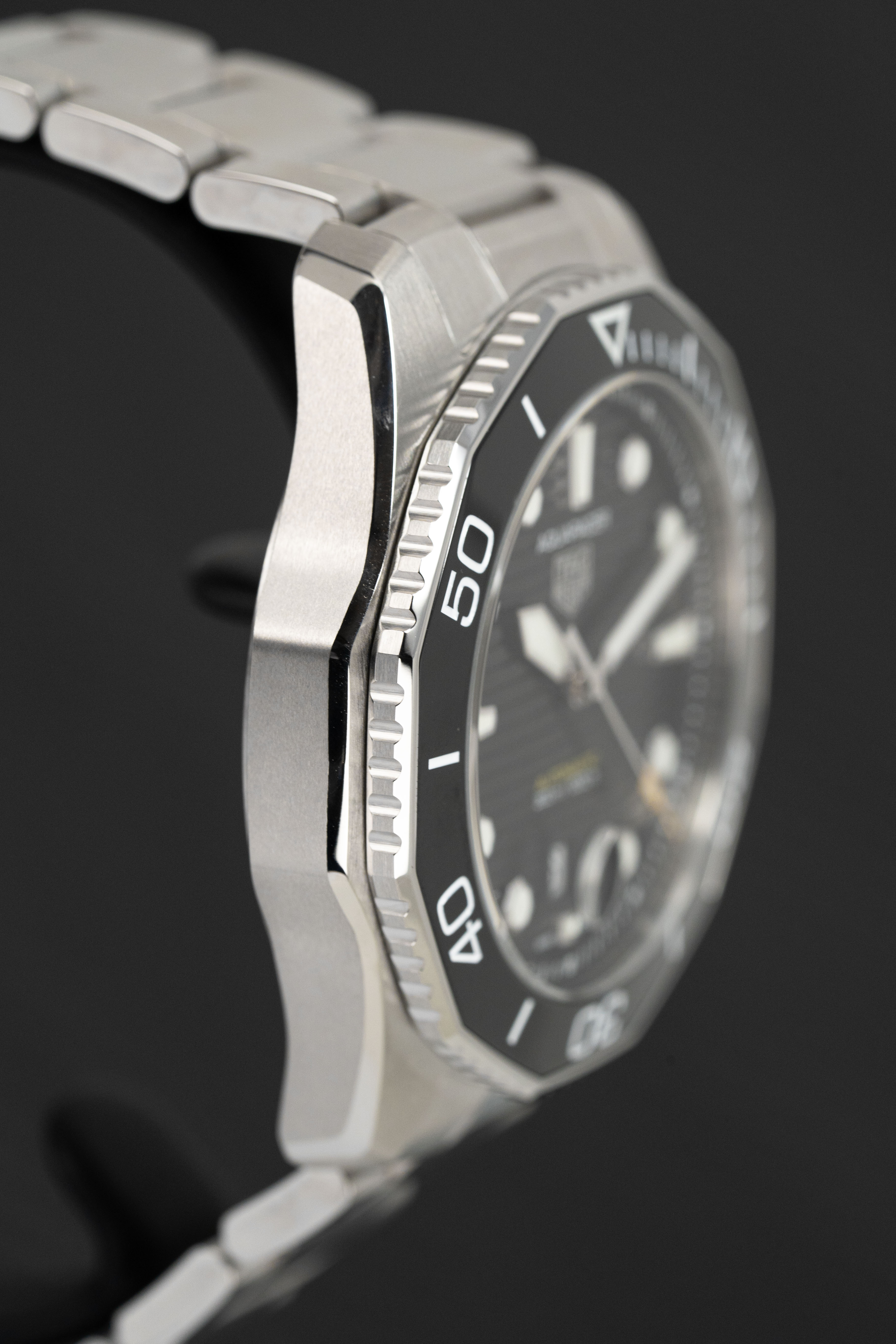 Tag Heuer Watch Automatic Aquaracer Professional 300 Black WBP201A.BA0632-GR8 Sunglasses