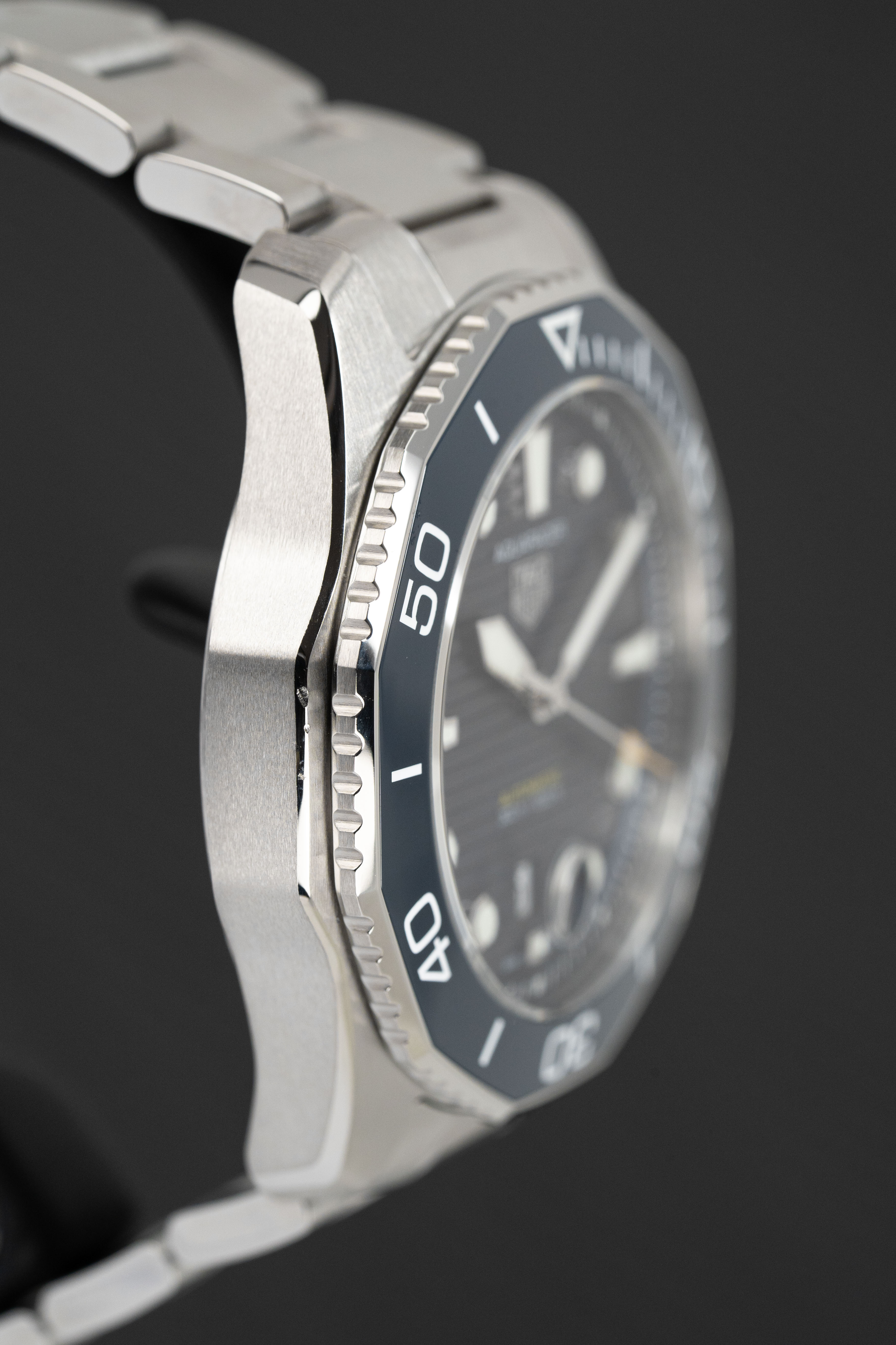 Tag Heuer Watch Automatic Aquaracer Professional 300 Blue WBP201B.BA0632-GR8 Sunglasses