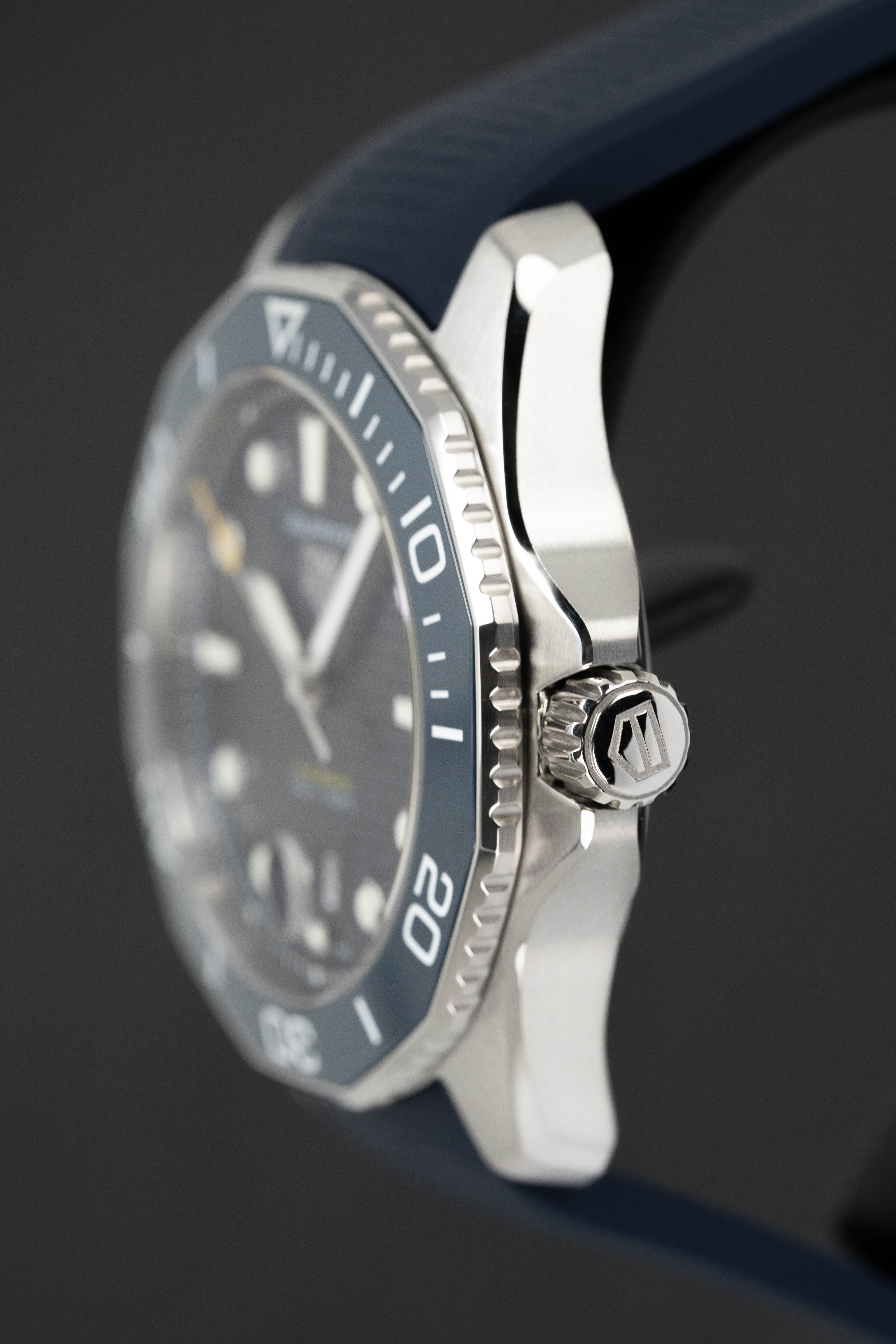 Tag Heuer Watch Automatic Aquaracer Professional 300 Blue Strap WBP201B.FT6198-GR8 Sunglasses