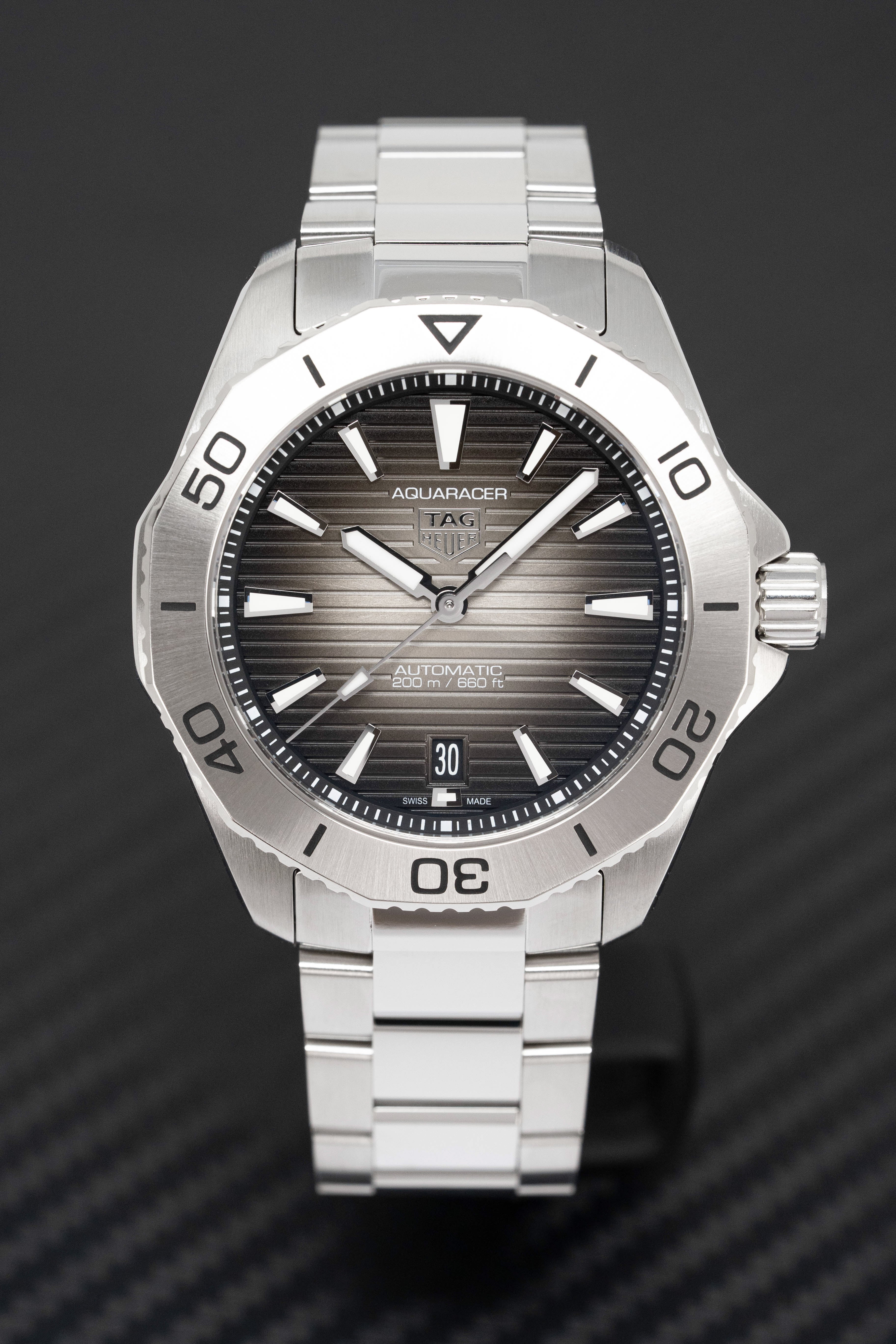 Tag Heuer Watch Automatic Aquaracer Professional 200 Black WBP2110.BA0627-GR8 Sunglasses