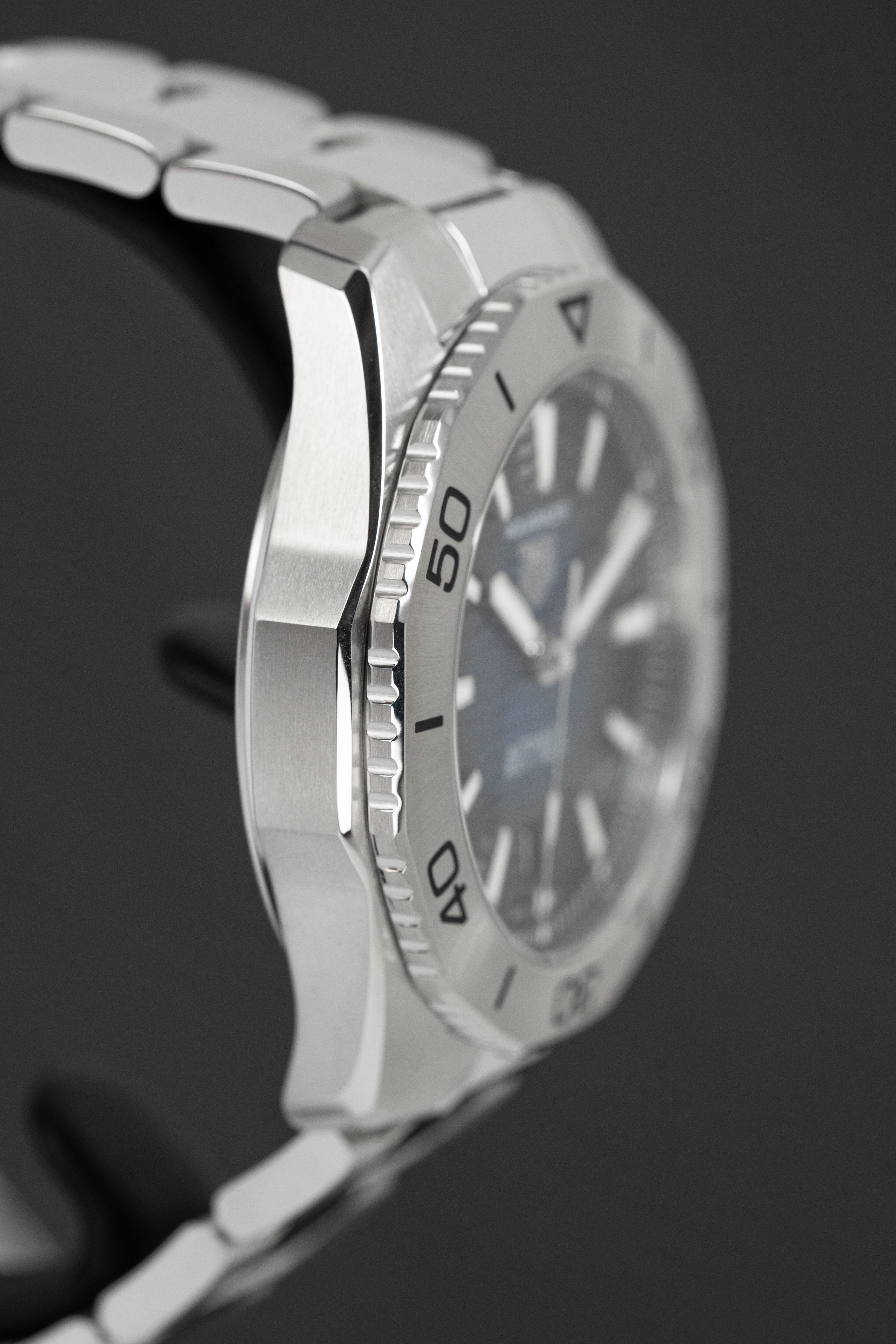 Tag Heuer Watch Automatic Aquaracer Professional 200 Blue WBP2111.BA0627-GR8 Sunglasses