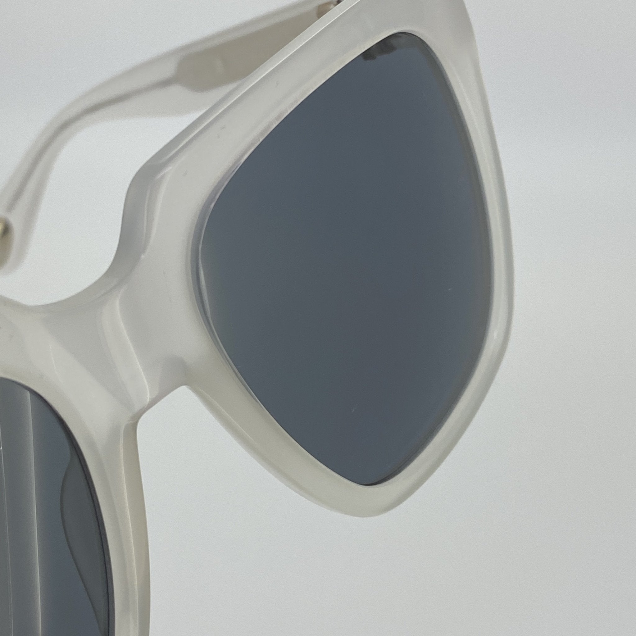 Ann Demeulemeester Sunglasses Oversized White and Solid Grey AD21C4SUN-GR8 Sunglasses