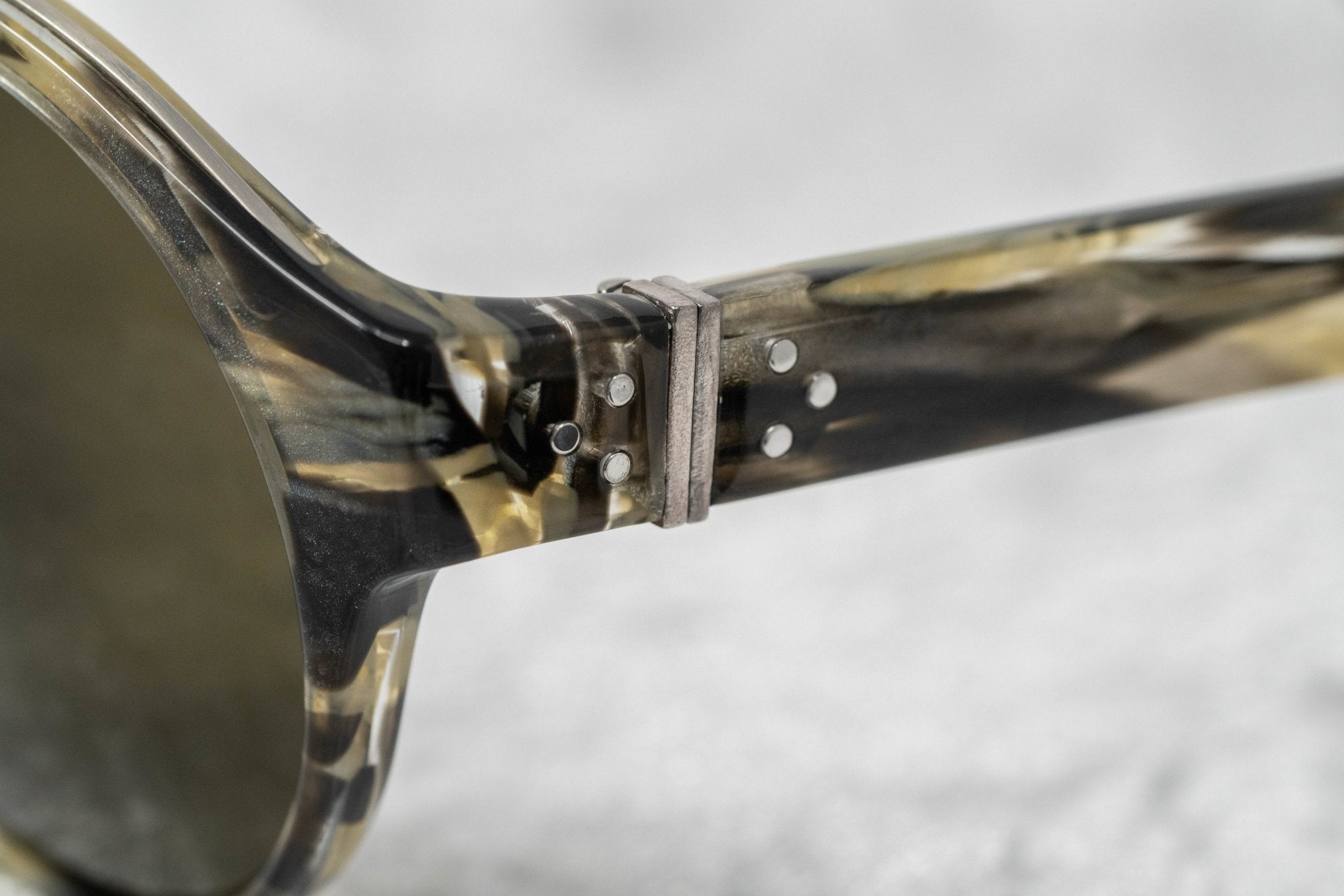 Ann Demeulemeester Ladies Sunglasses Round Hornet and Green AD45C3SUN-GR8 Sunglasses