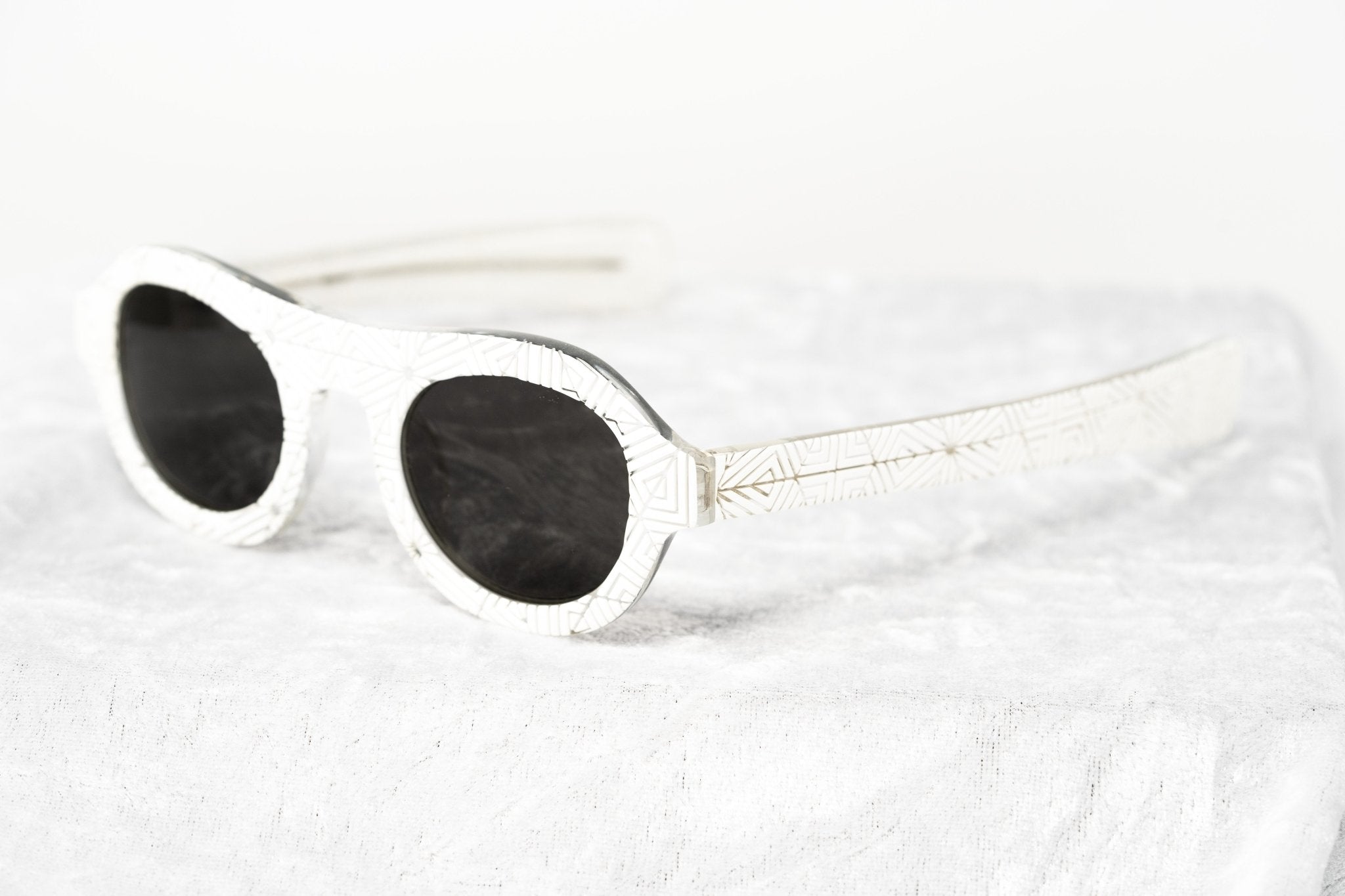 David David Sunglasses Round White and Dark Grey-GR8 Sunglasses