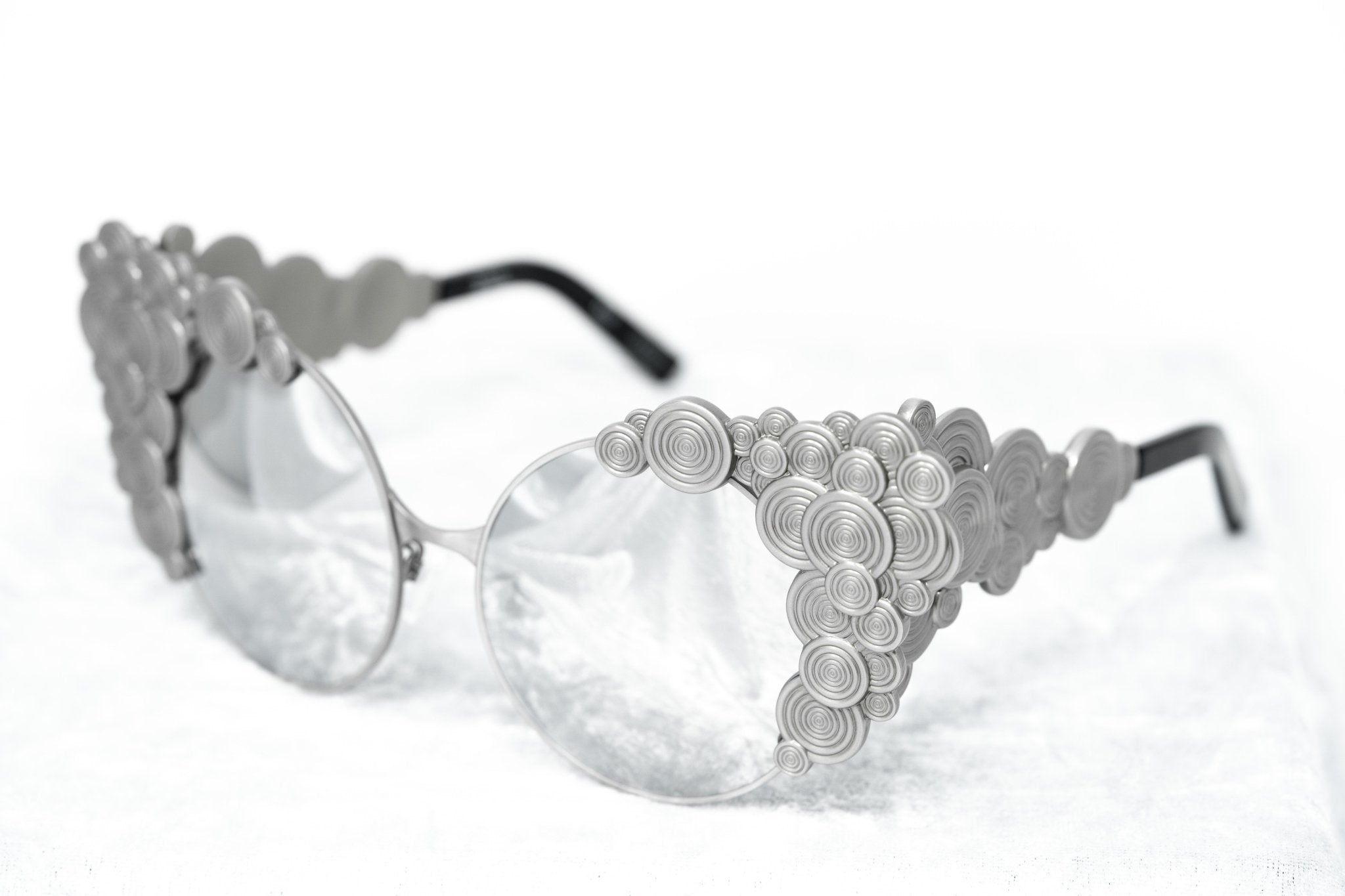 Khaleda And Fahad Ladies Sunglasses Cat Eyes Silver and Platinum KR2C2SUN-GR8 Sunglasses