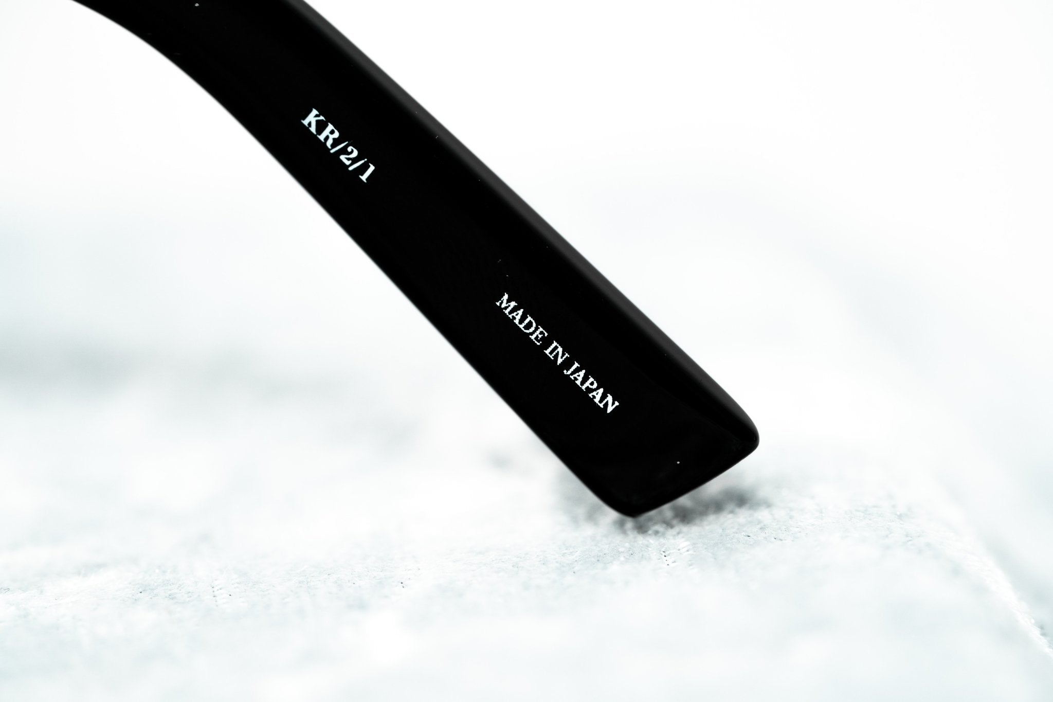 Khaleda And Fahad Ladies Sunglasses Cat Eyes Yellow Gold KR2C1SUN-GR8 Sunglasses