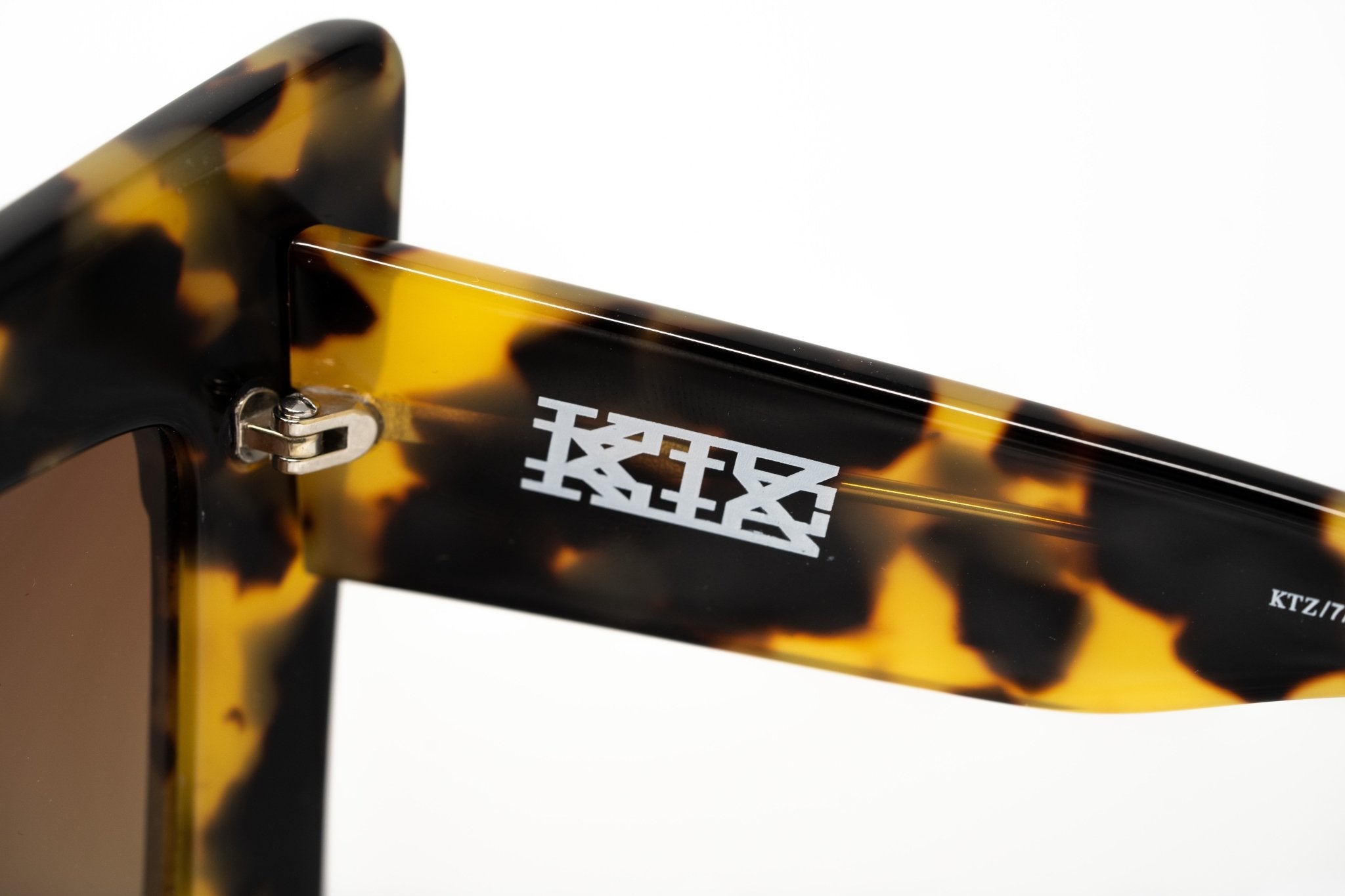 Kokon To Zai Ladies Sunglasses Mask Tortoise Shell and Brown KTZ7C2SUN-GR8 Sunglasses