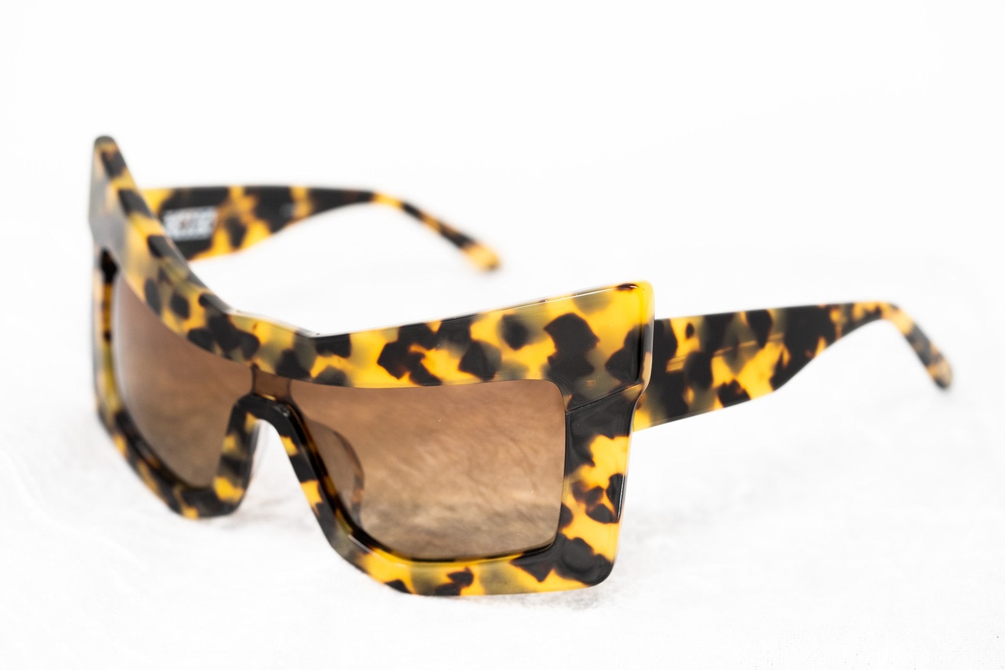 Kokon To Zai Ladies Sunglasses Mask Tortoise Shell and Brown KTZ7C2SUN-GR8 Sunglasses