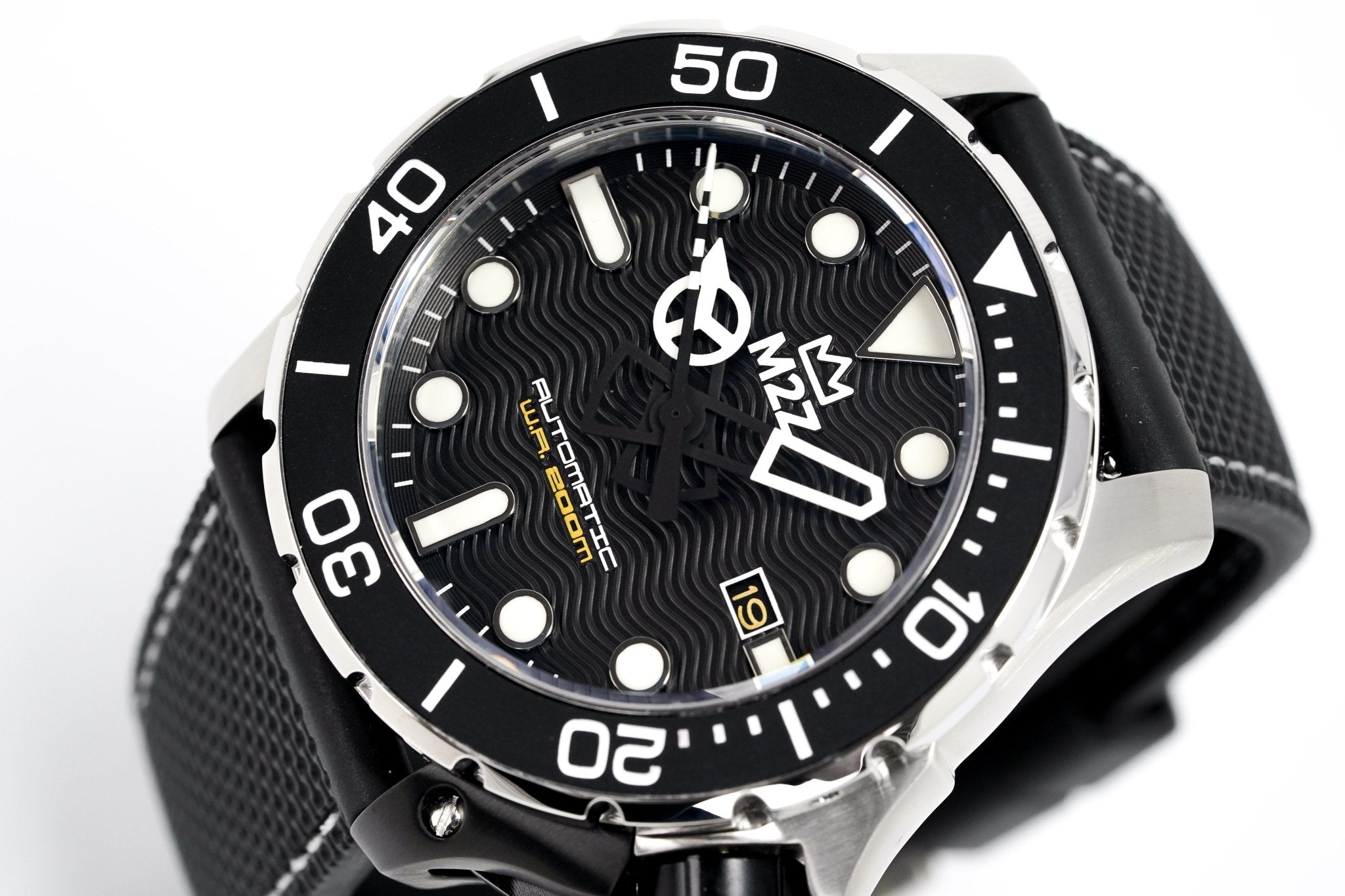 M2Z Men's Watch Diver 200 Black 200-002-GR8 Sunglasses