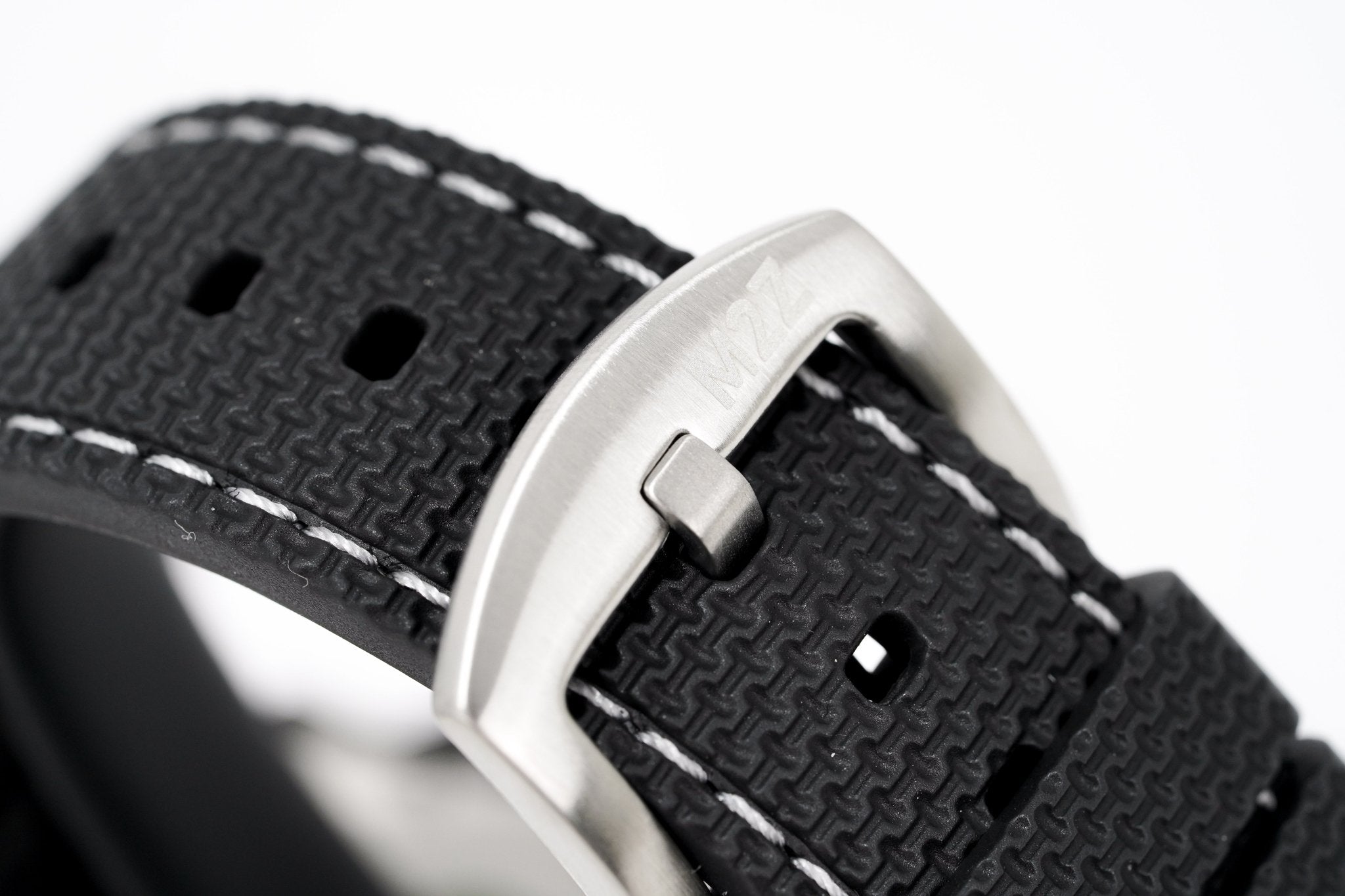 M2Z Men's Watch Diver 200 Black 200-002-GR8 Sunglasses