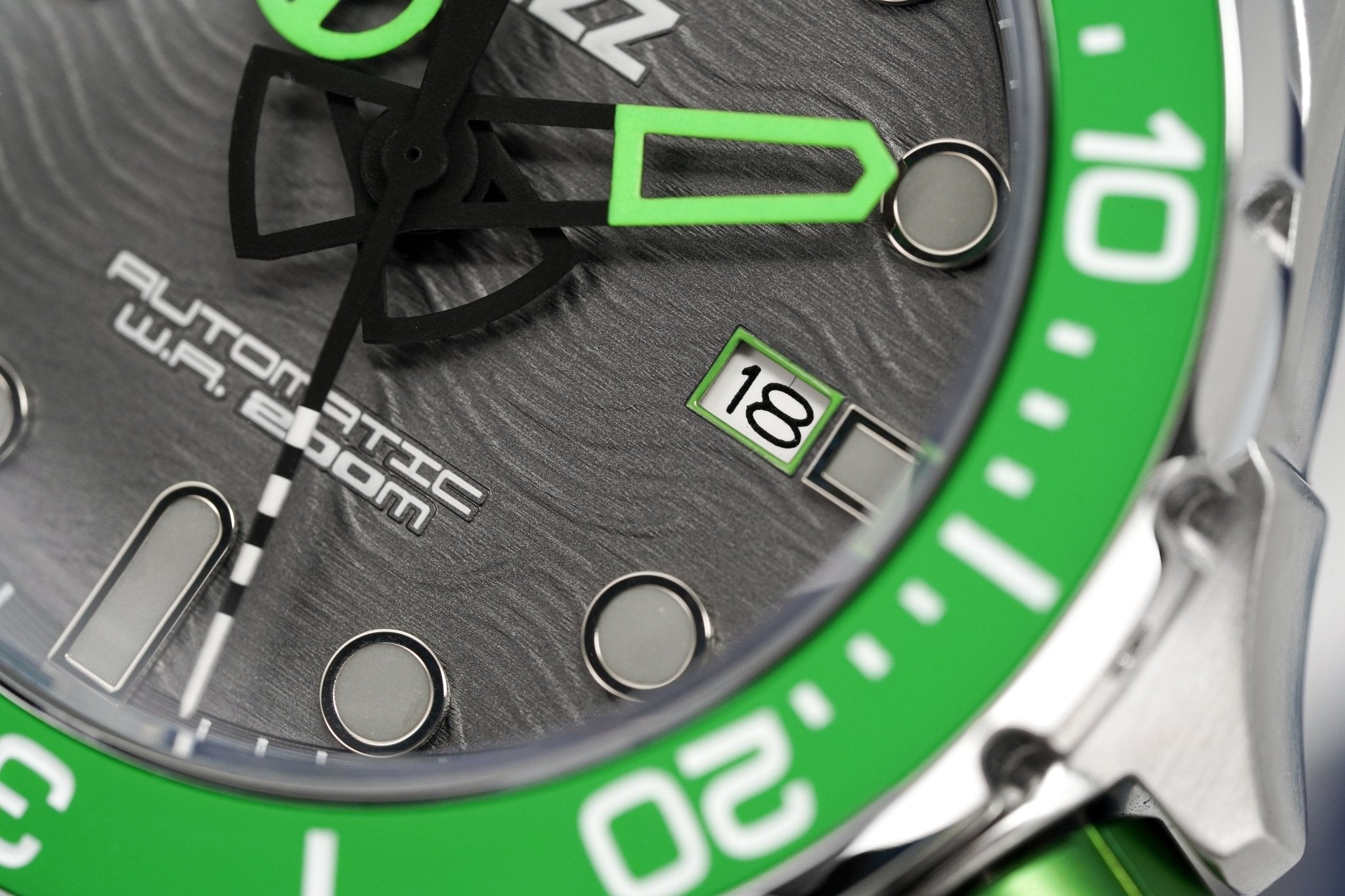 M2Z Men's Watch Diver 200 Green 200-001-GR8 Sunglasses