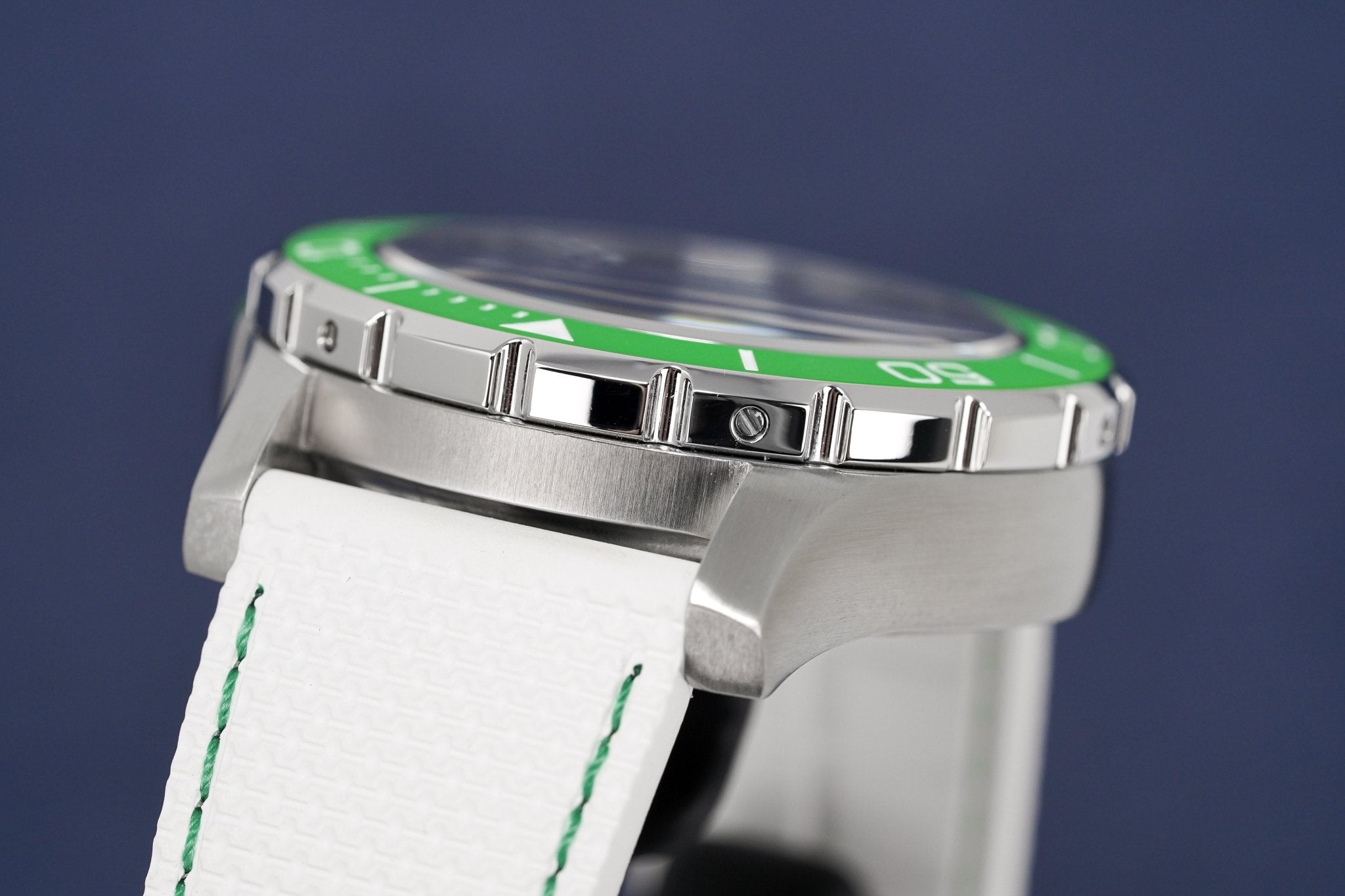 M2Z Men's Watch Diver 200 Green 200-001-GR8 Sunglasses