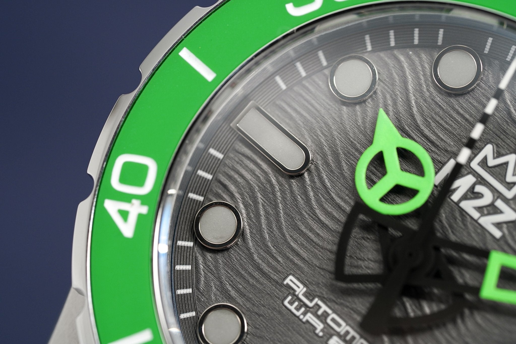 M2Z Men's Watch Diver 200 Green 200-001-GR8 Sunglasses