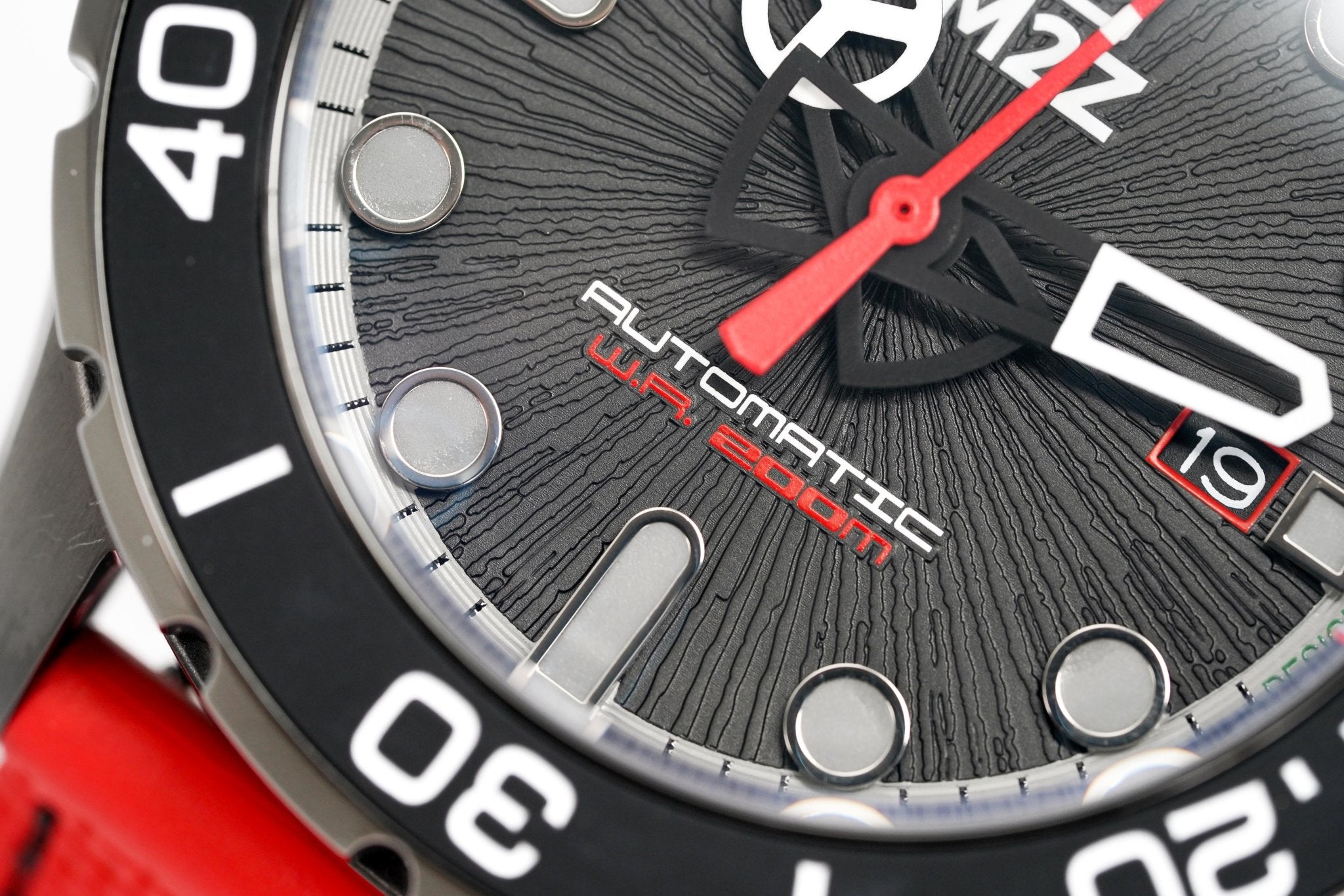 M2Z Men's Watch Diver 200 Red IP Gun 200-005-GR8 Sunglasses