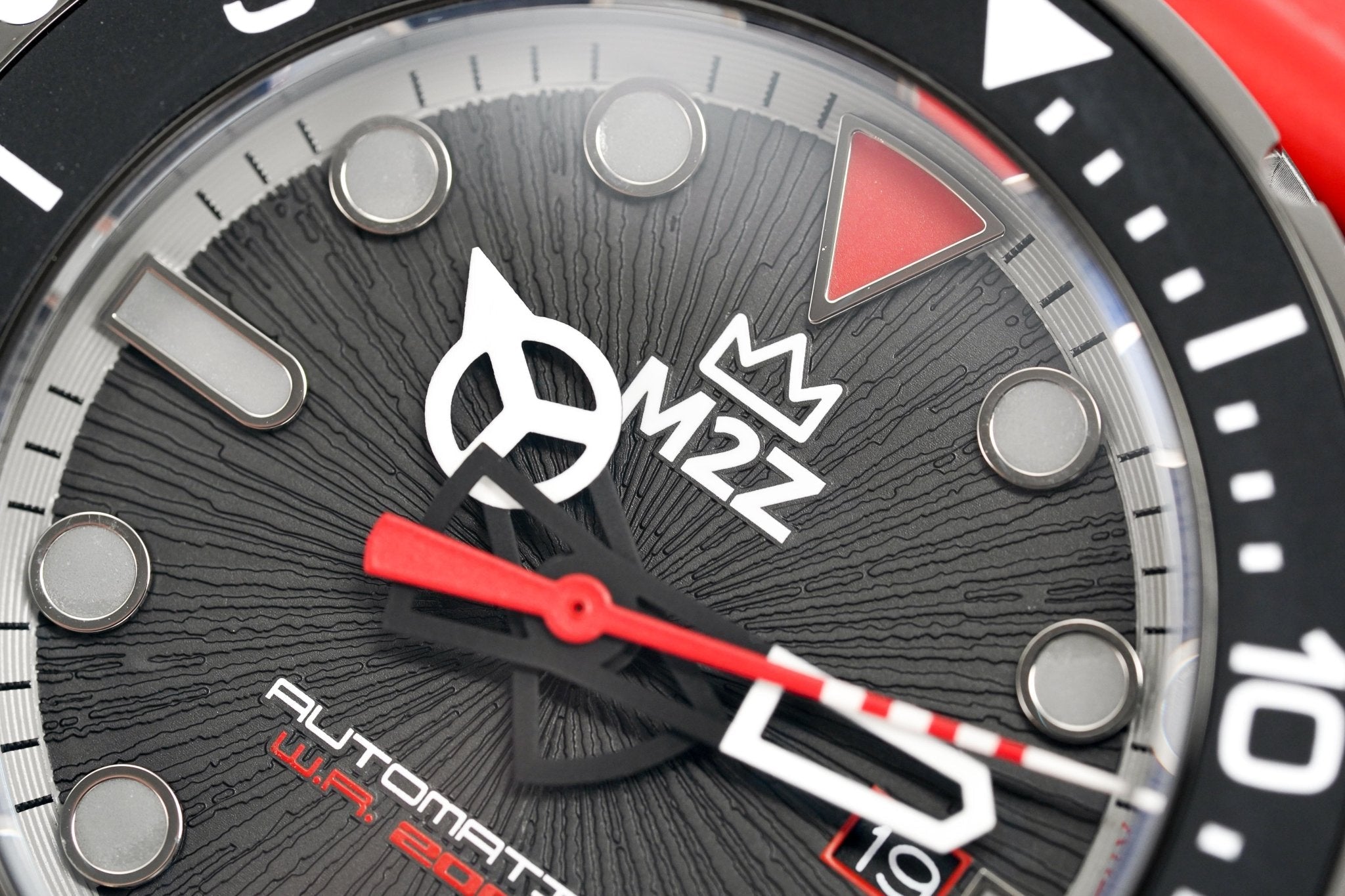 M2Z Men's Watch Diver 200 Red IP Gun 200-005-GR8 Sunglasses