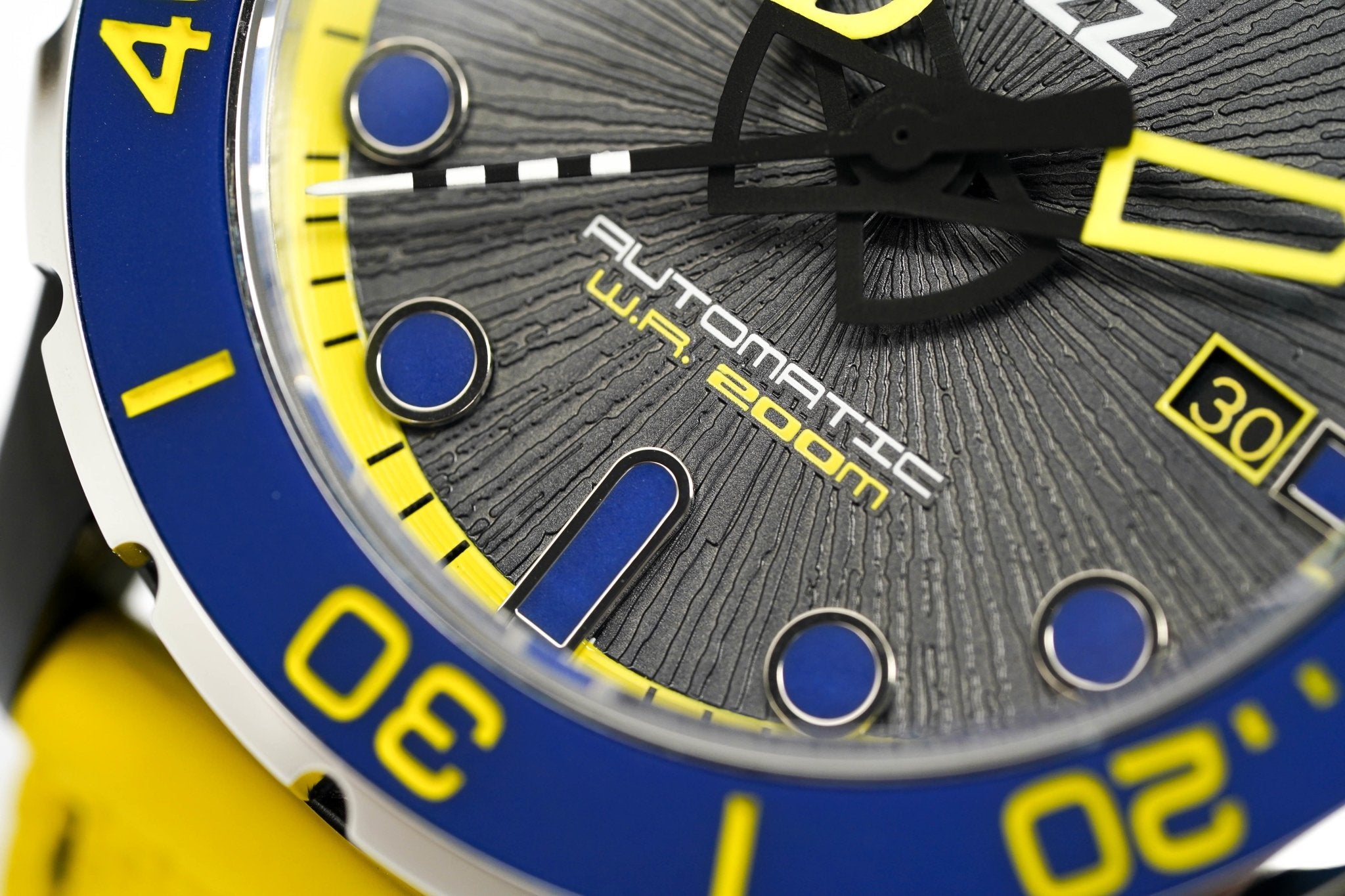 M2Z Men's Watch Diver 200 Yellow IP Black 200-006-GR8 Sunglasses