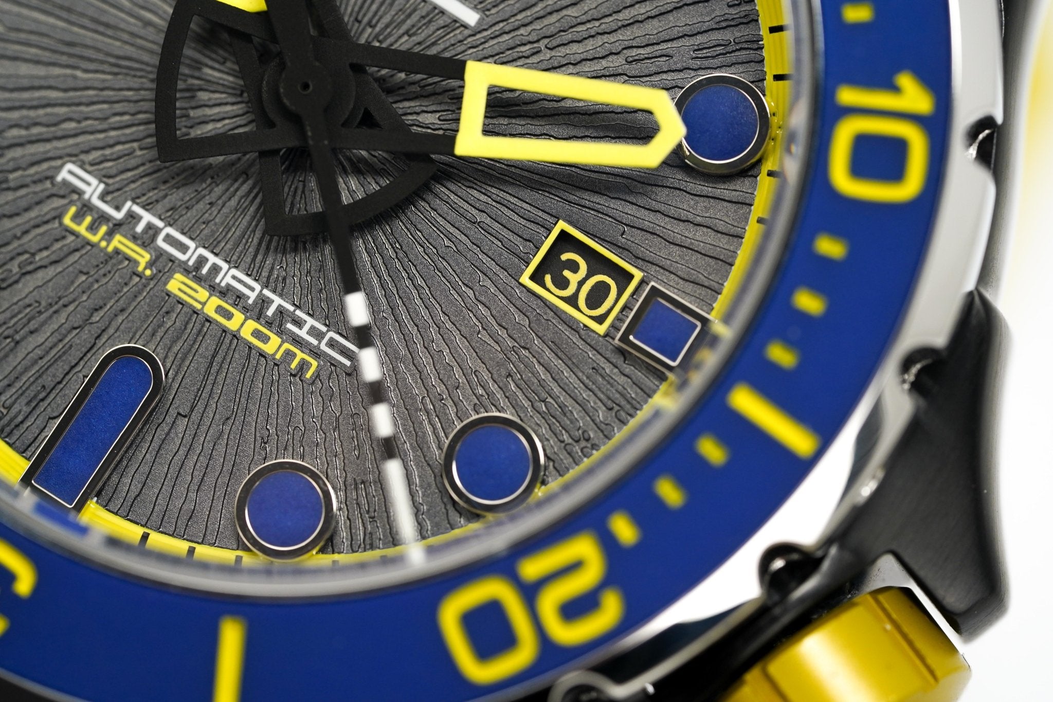 M2Z Men's Watch Diver 200 Yellow IP Black 200-006-GR8 Sunglasses