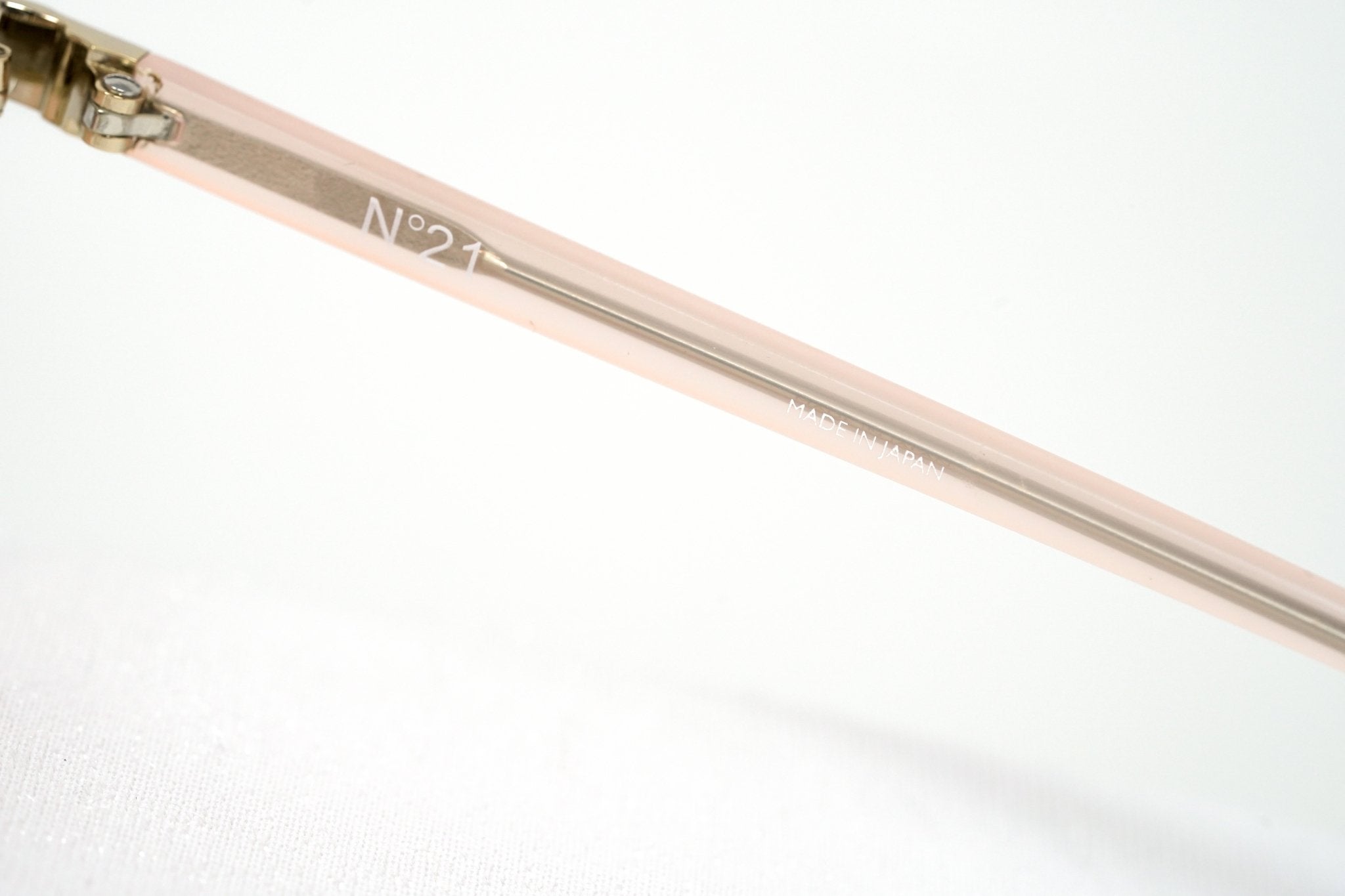 NO 21 Women's Sunglasses Rose Gold and Peach-GR8 Sunglasses