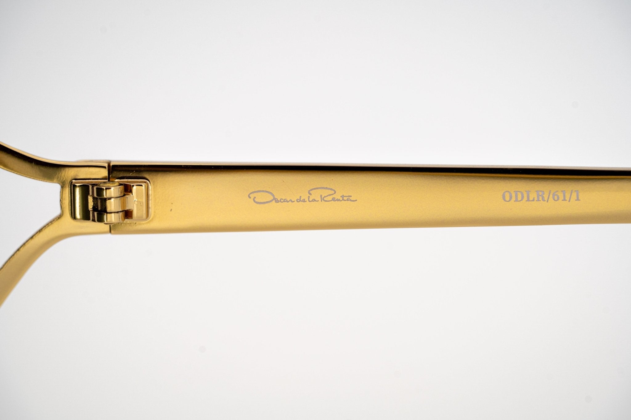 Oscar De La Renta Sunglasses Oval Frame Gold and Green-GR8 Sunglasses