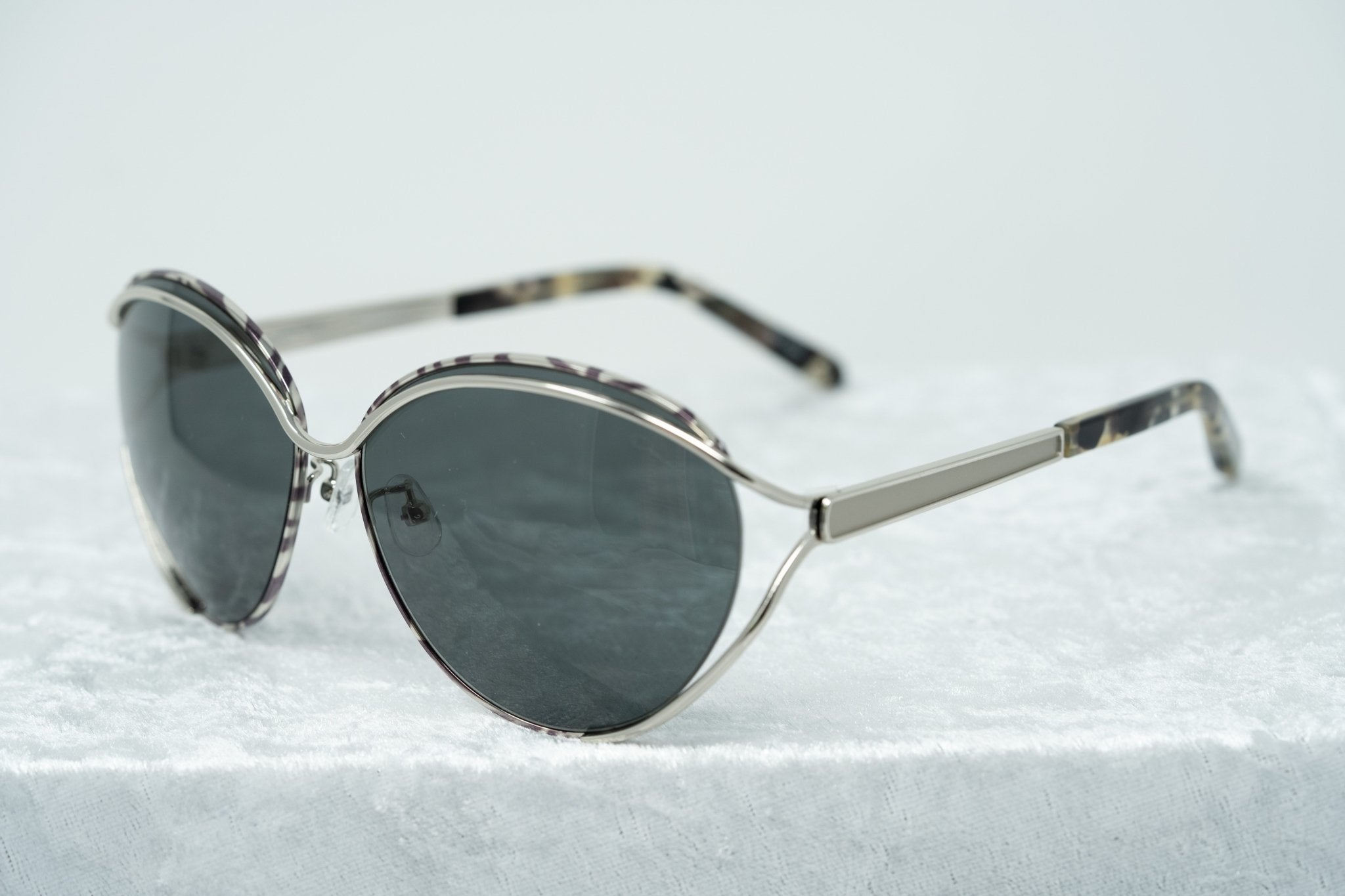 Oscar De La Renta Sunglasses Oval Black White and Grey-GR8 Sunglasses