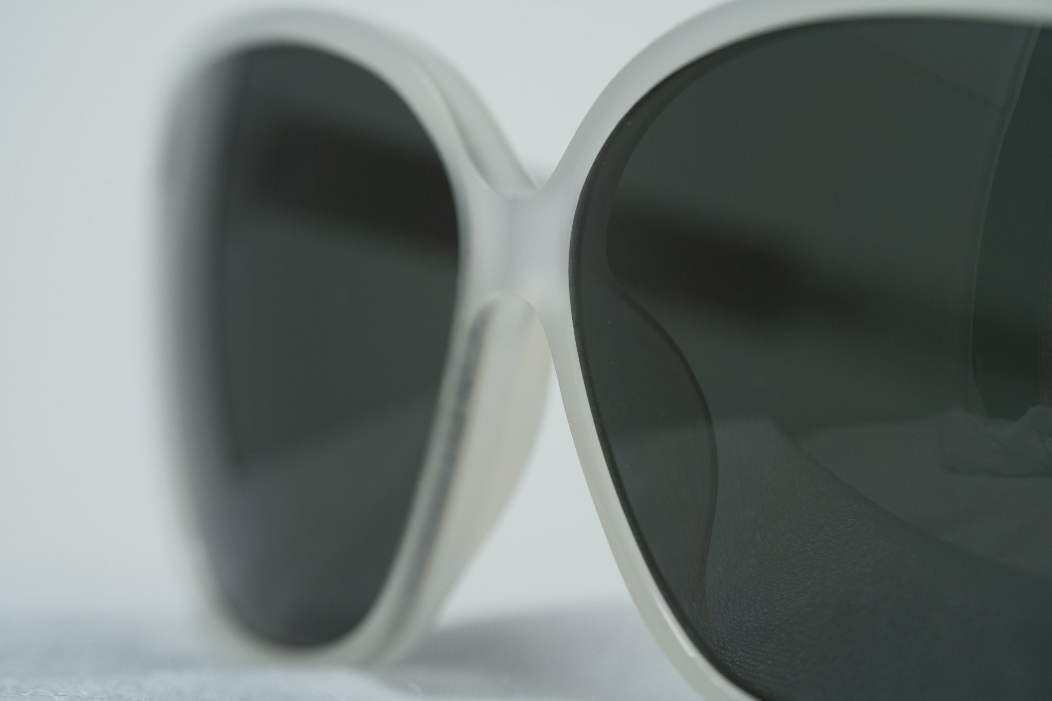 Oscar De La Renta Sunglasses Oversized Clear and Green-GR8 Sunglasses