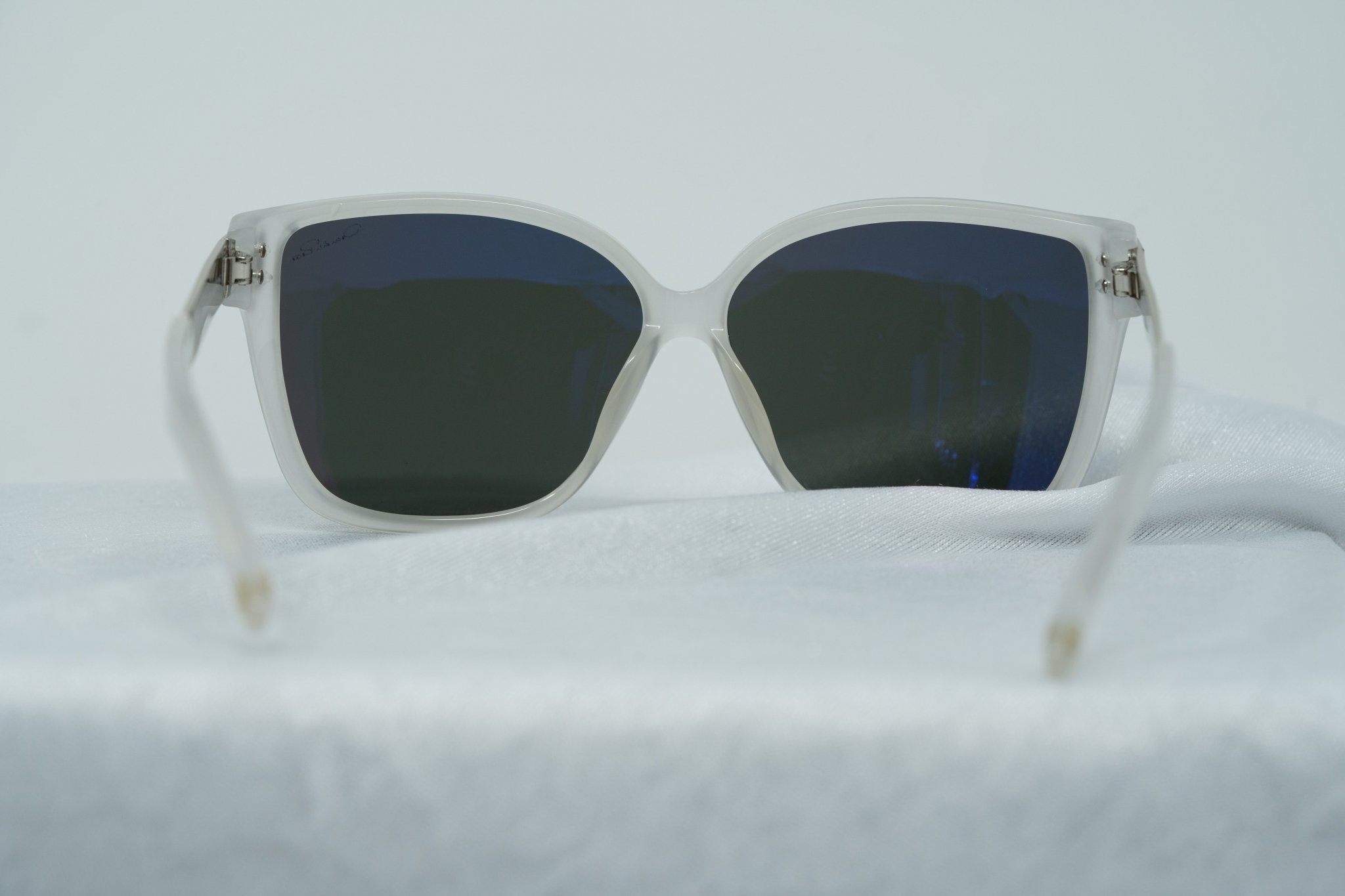 Oscar De La Renta Sunglasses Oversized Clear and Green-GR8 Sunglasses