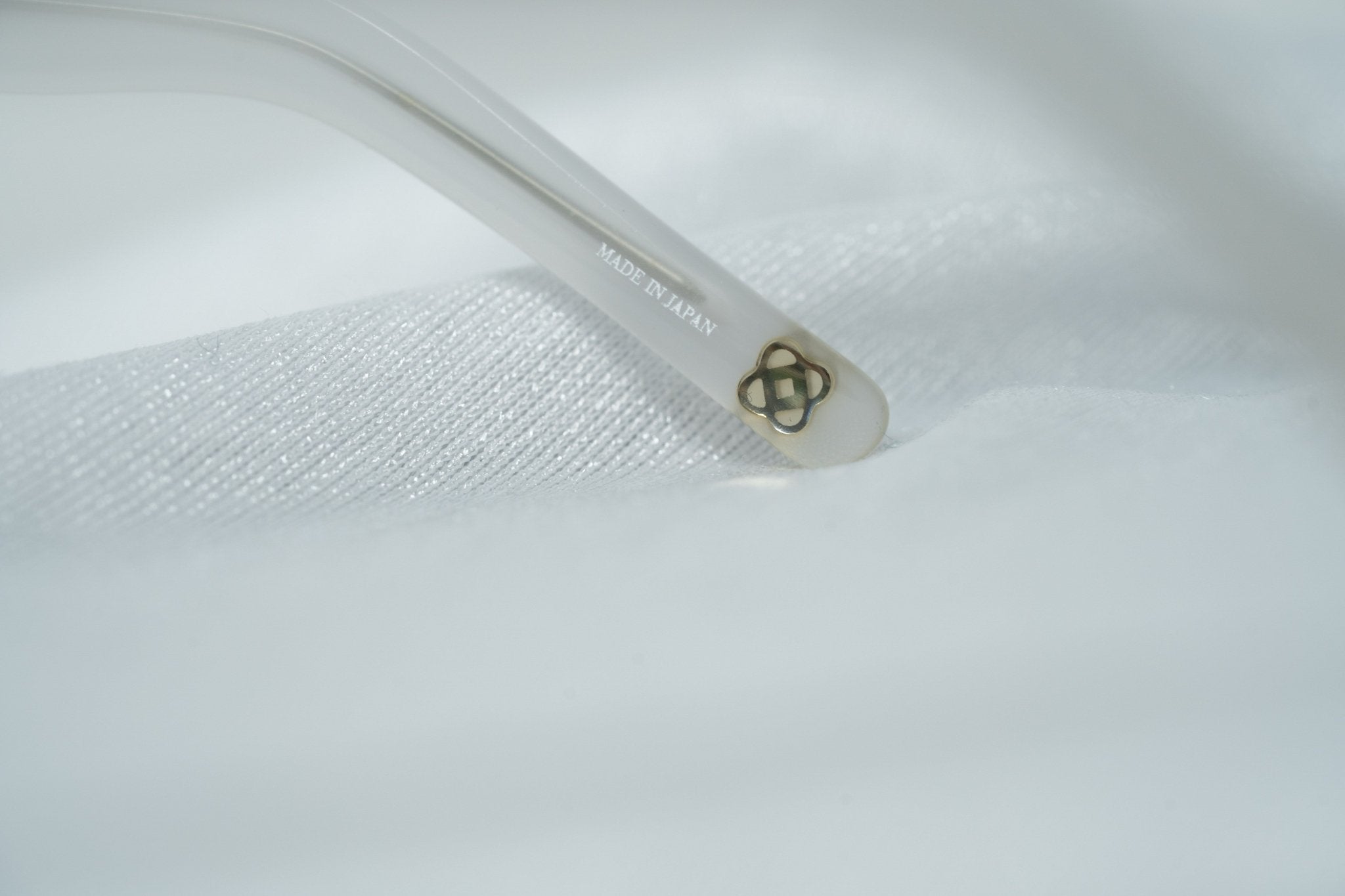 Oscar De La Renta Sunglasses Oversized Clear and Green-GR8 Sunglasses