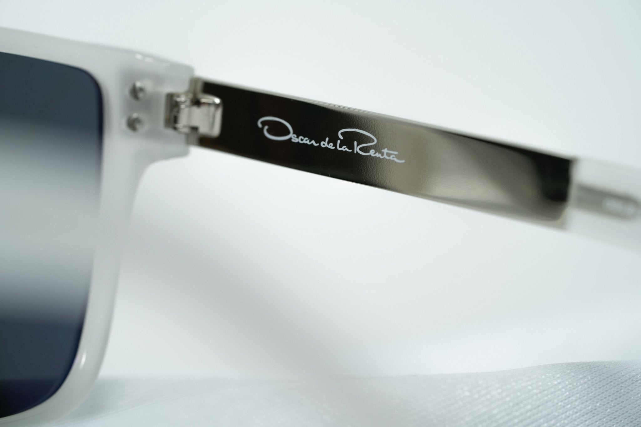 Oscar De La Renta Sunglasses Oversized Clear and Green-GR8 Sunglasses