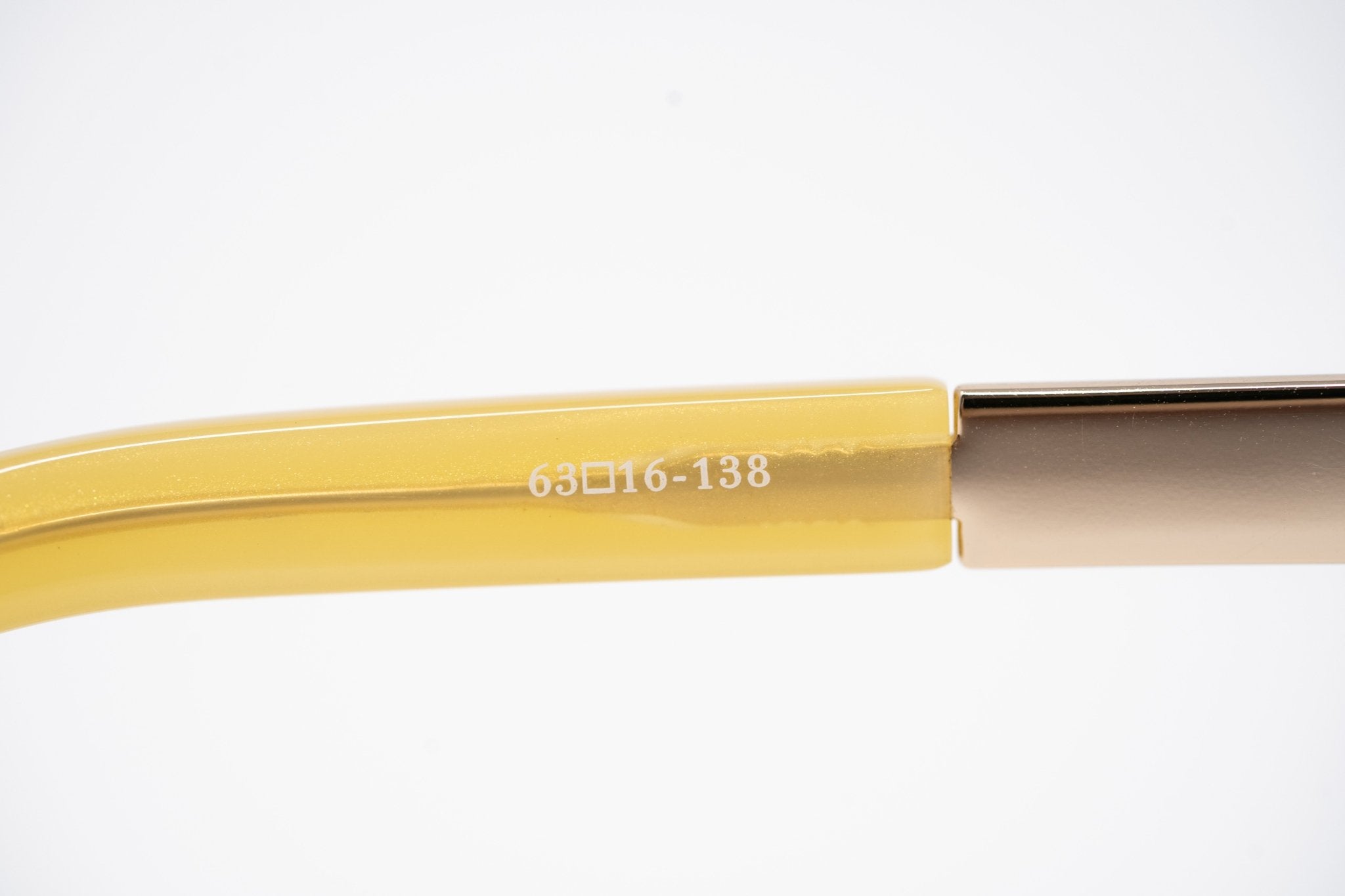 Oscar De La Renta Sunglasses Oversized Beige and Grey-GR8 Sunglasses