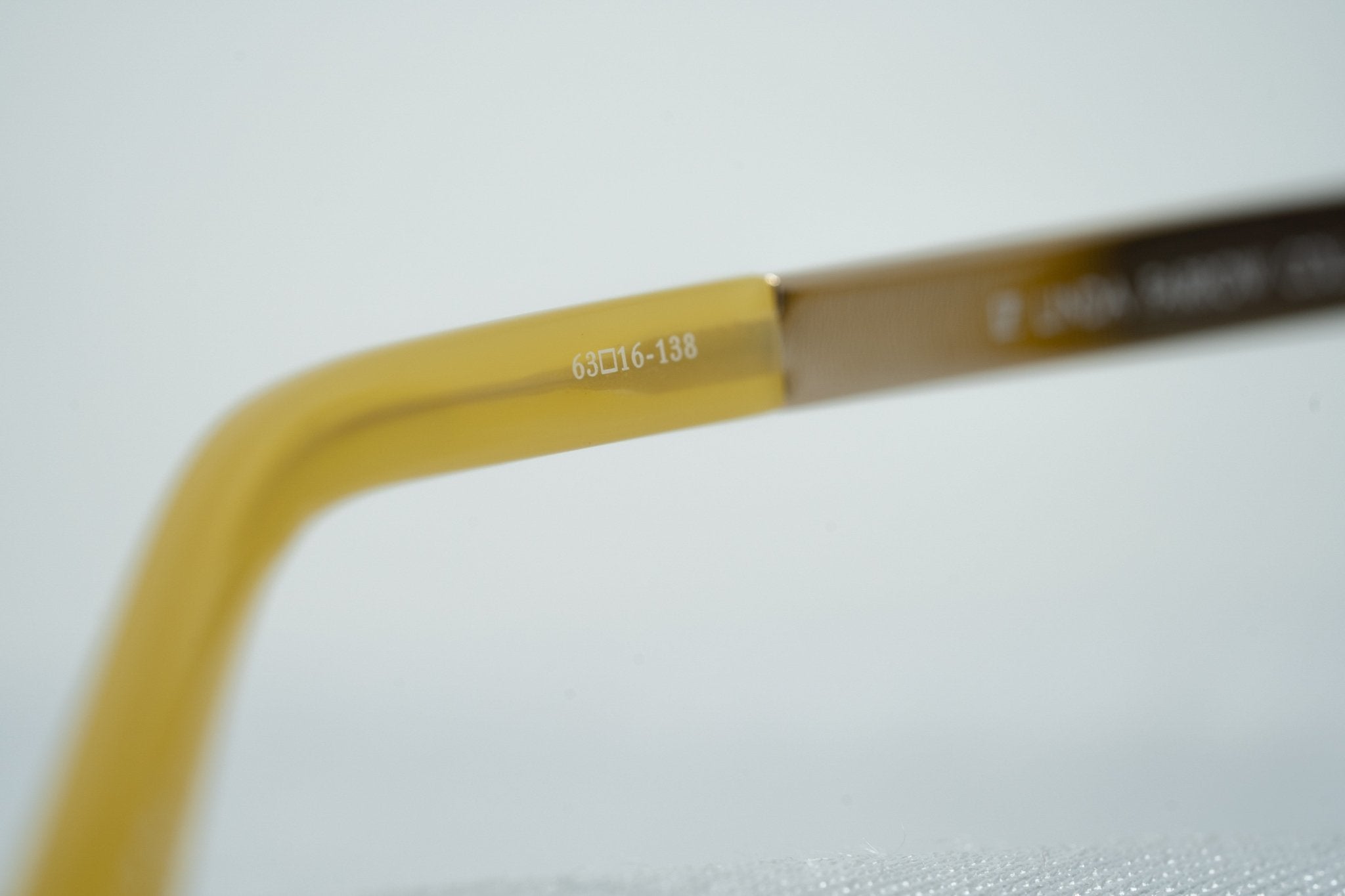 Oscar De La Renta Sunglasses Oversized Beige and Grey-GR8 Sunglasses