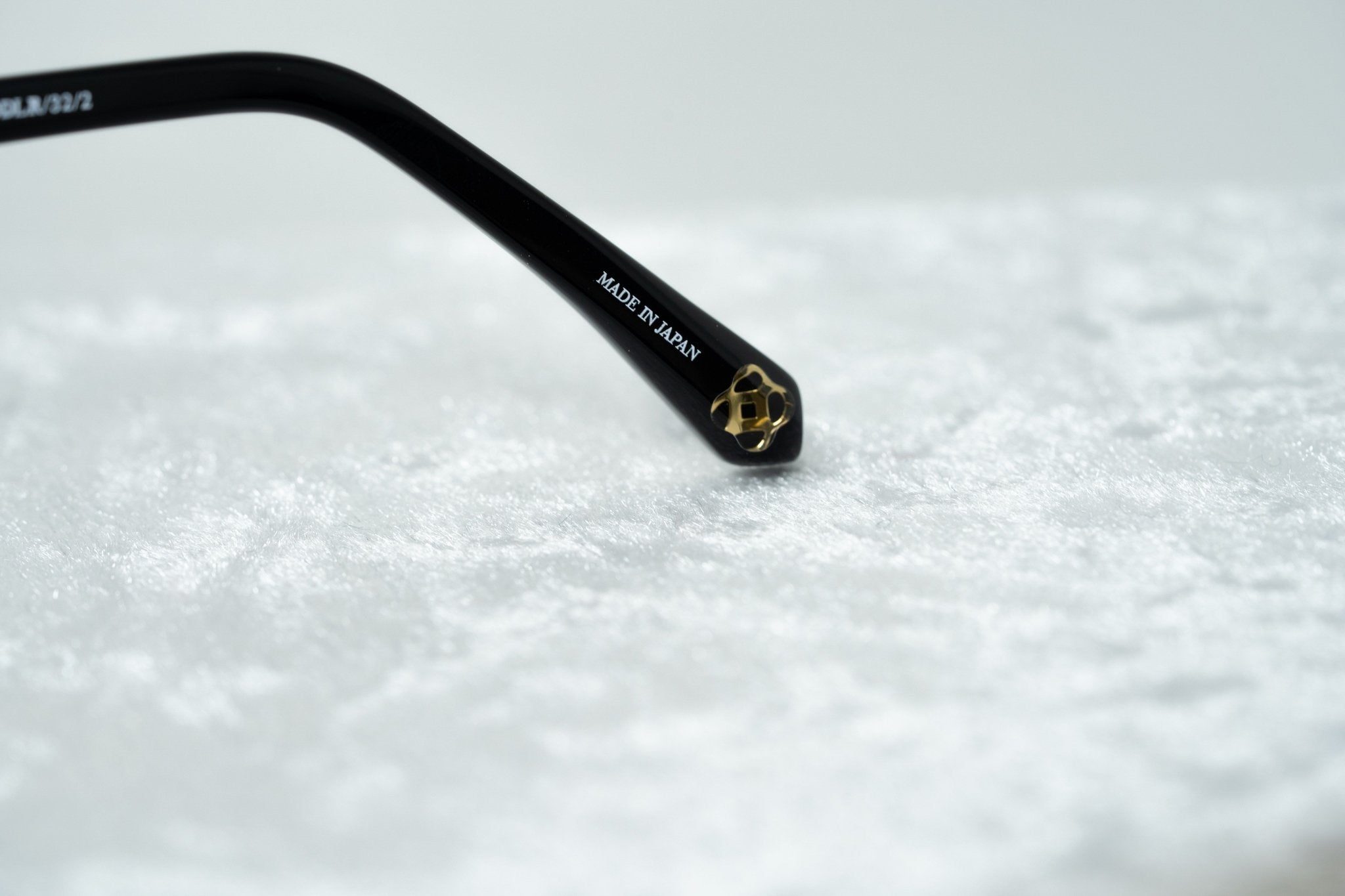 Oscar De La Renta Sunglasses Oversized Rose Gold and Green-GR8 Sunglasses