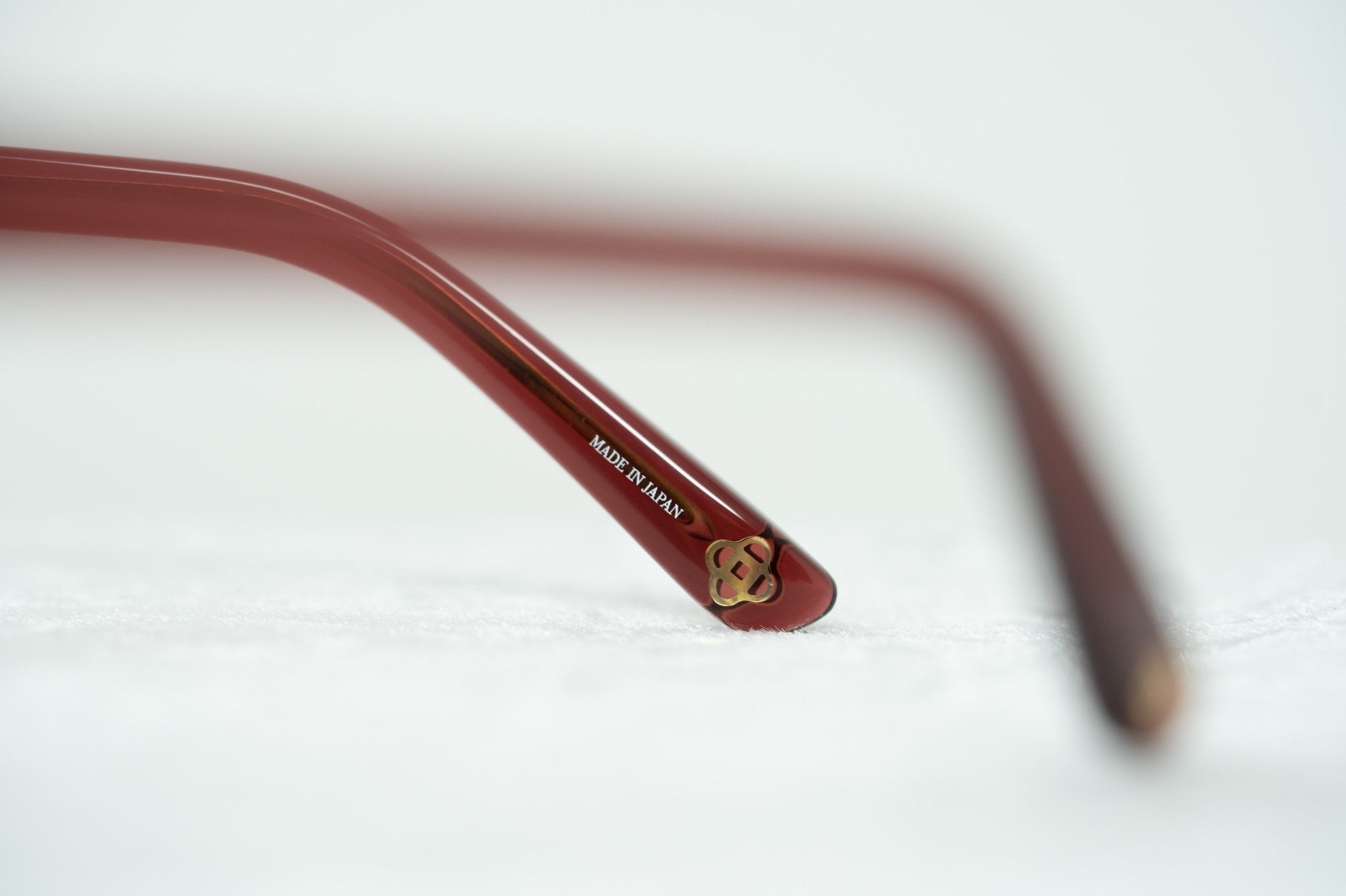 Oscar De La Renta Sunglasses Oversized Russian Gold Red and Grey-GR8 Sunglasses